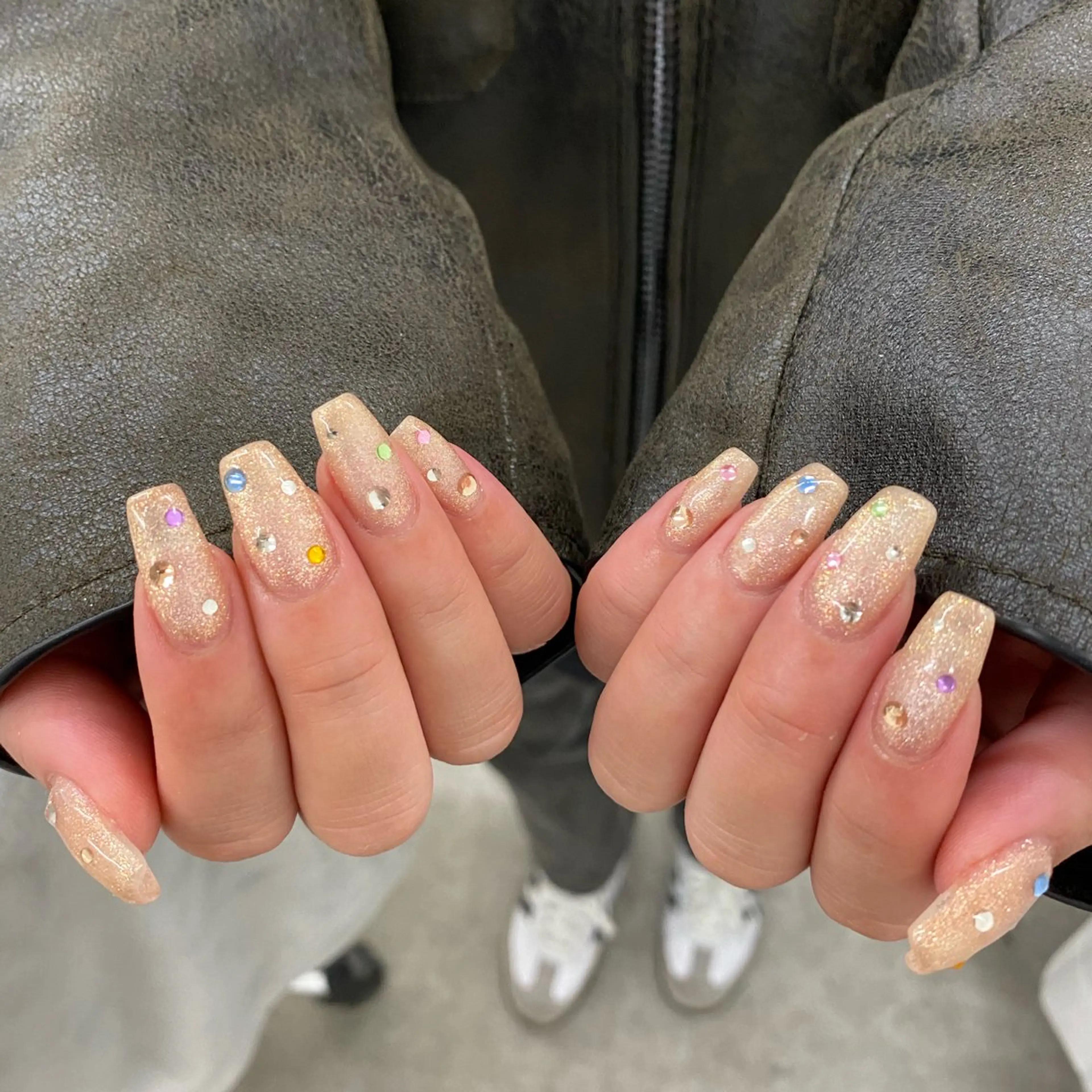 ネイル ワンカラーネイル ストーンネイル REINA ルレイル心斎橋のネイルデザイン