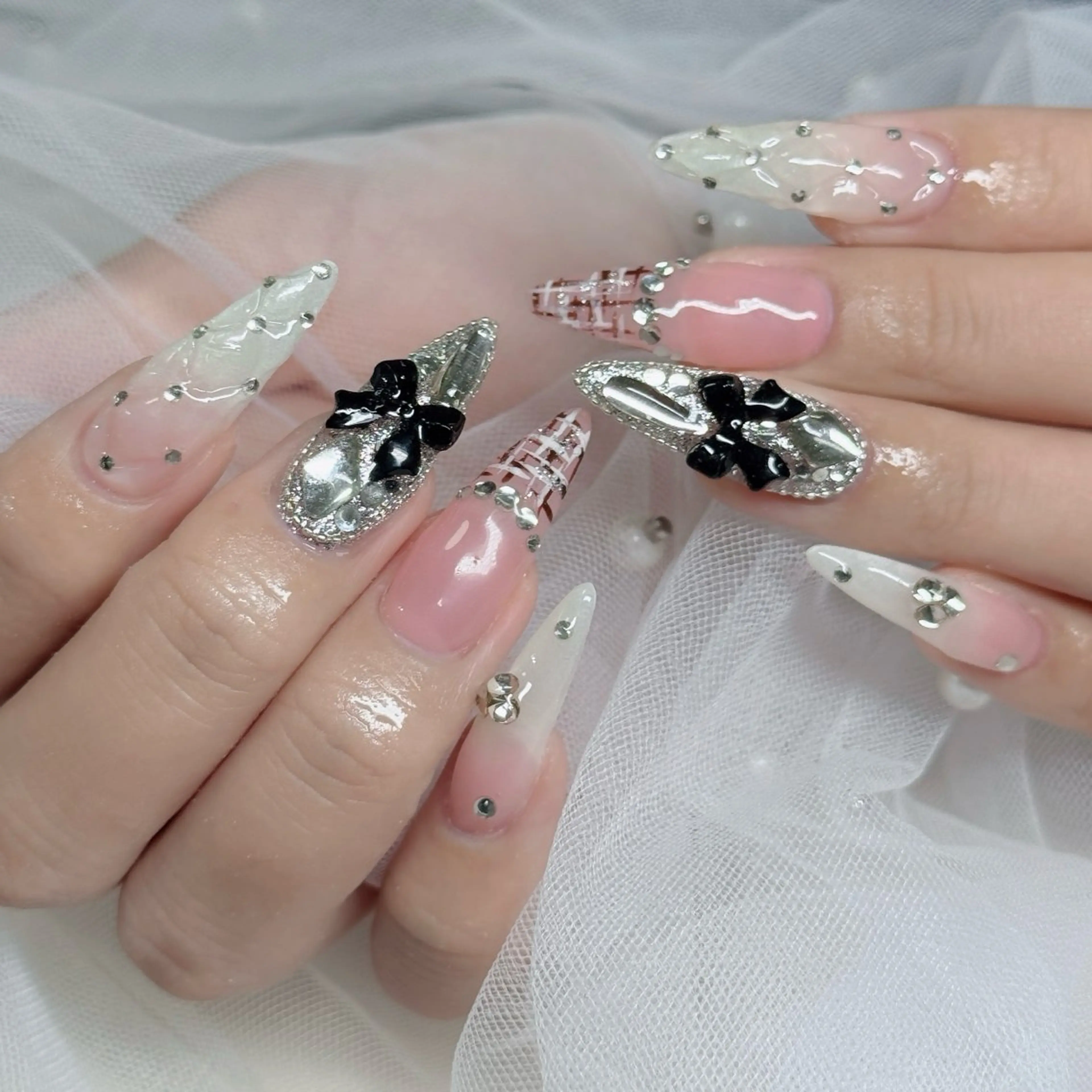 ネイル べっ甲ネイル チークネイル フラッシュネイル フラワーネイル フットネイル ハンドネイル Hani Nail Salonのネイルデザイン