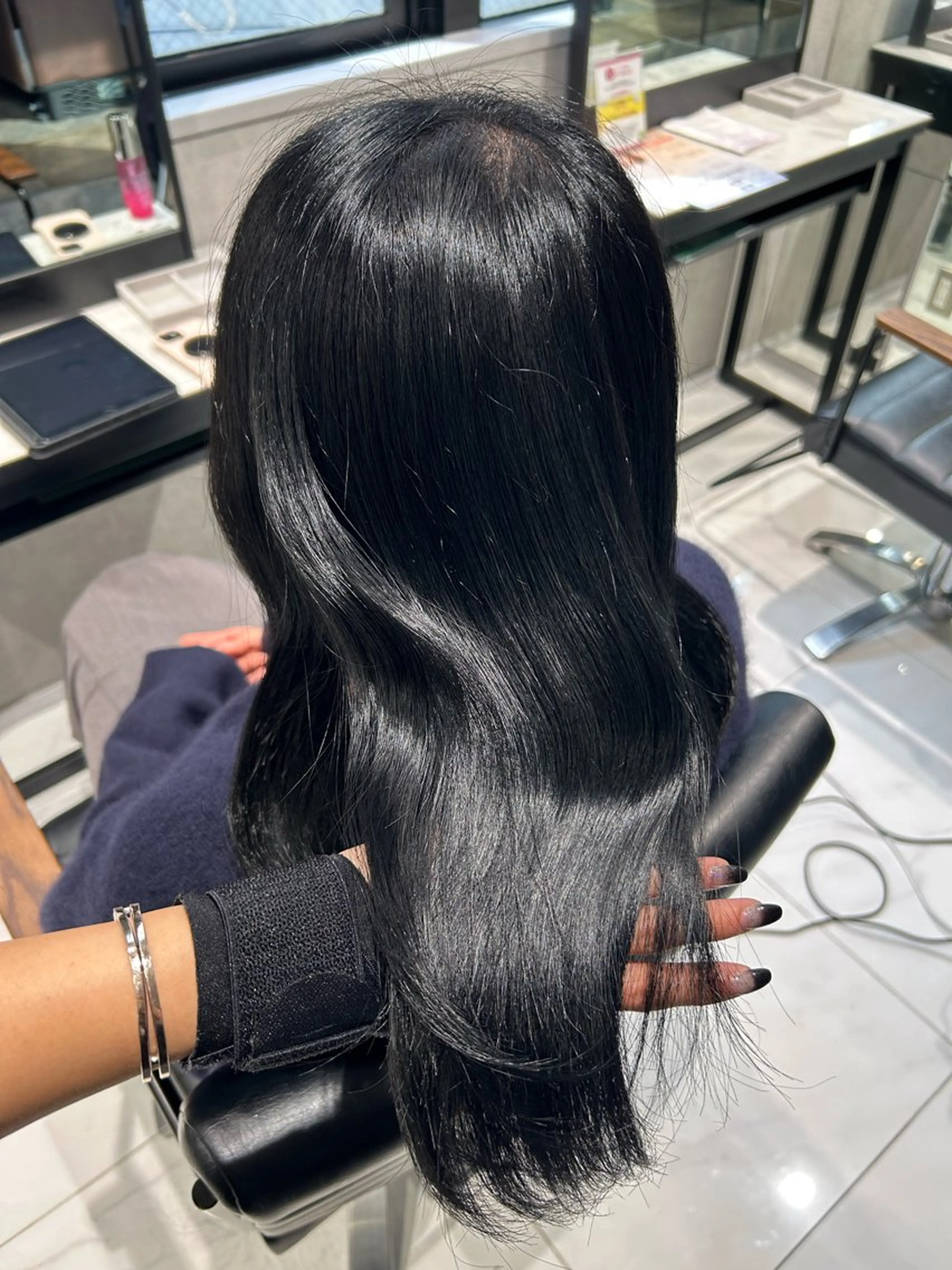 カラー 透明感カラー 透明感カラー🩵 束感まつげ🪼海月のヘアスタイル