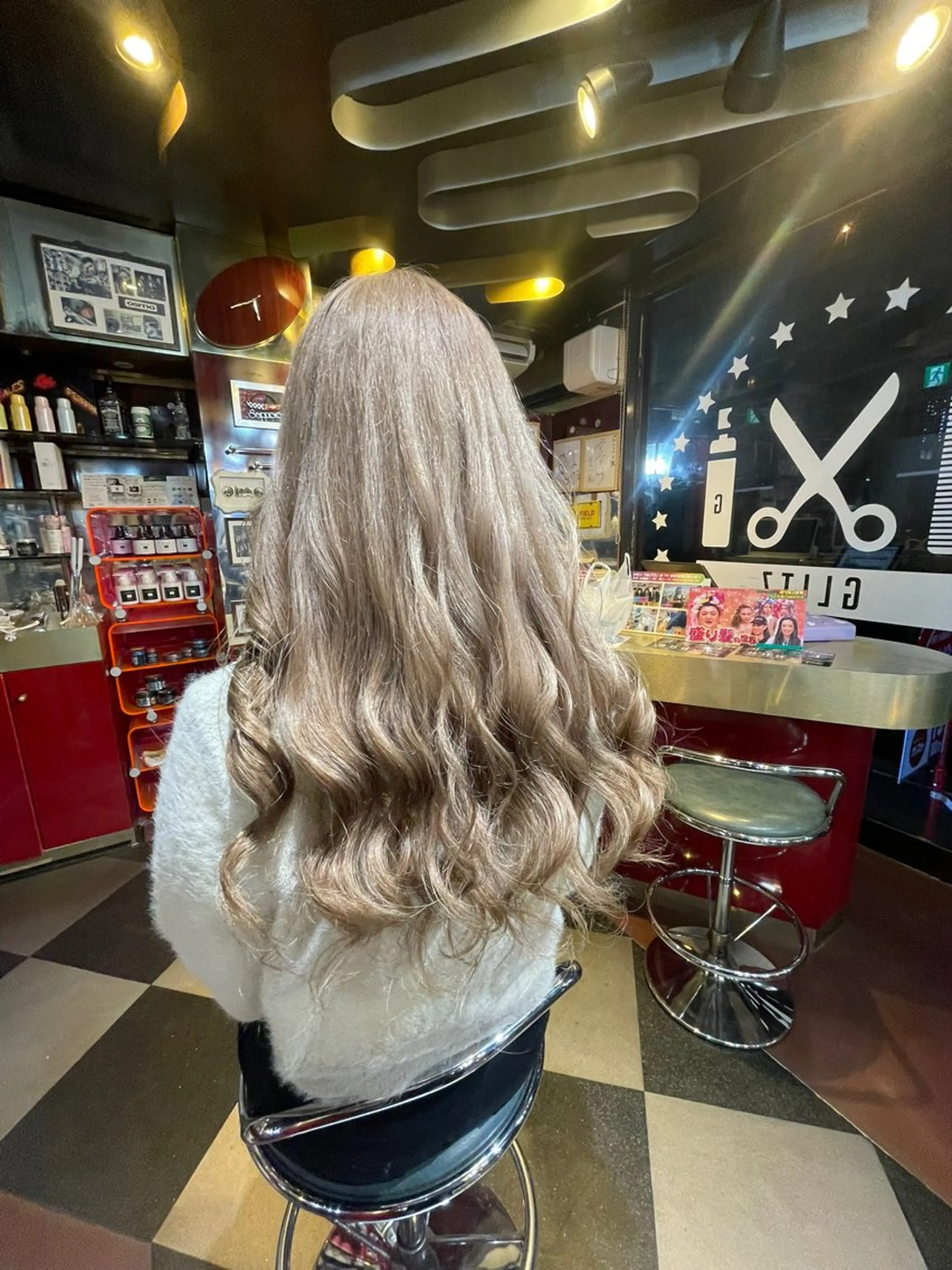 セミロング カラー ブリーチ 👑派手髪/カット 👑ANRYのヘアスタイル