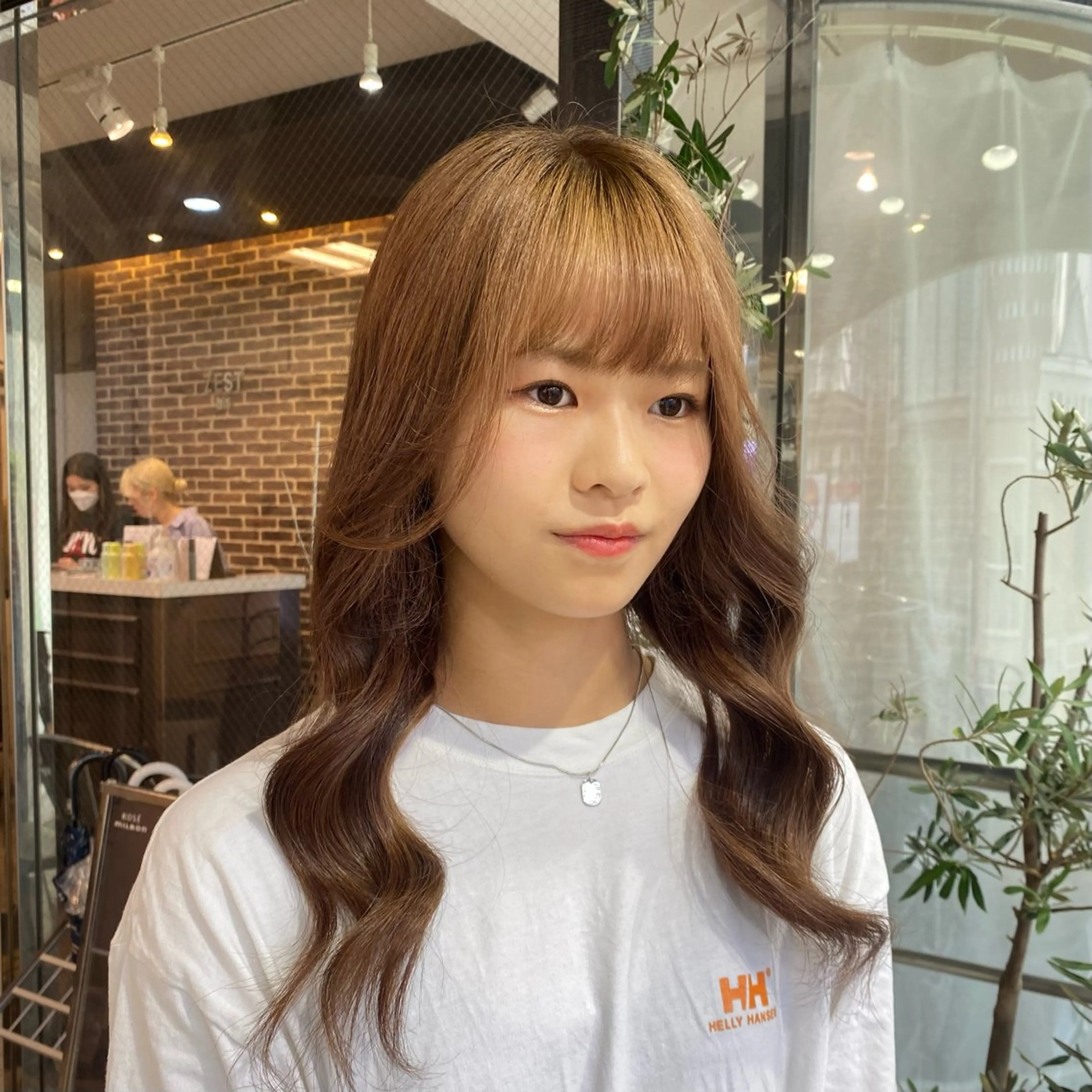 ロング カラー ベージュカラー 黒髪 ブリーチ ブルーカラー ブルーブラック メンズヘア個性派 ネイル/コトミ🐸のネイルデザイン