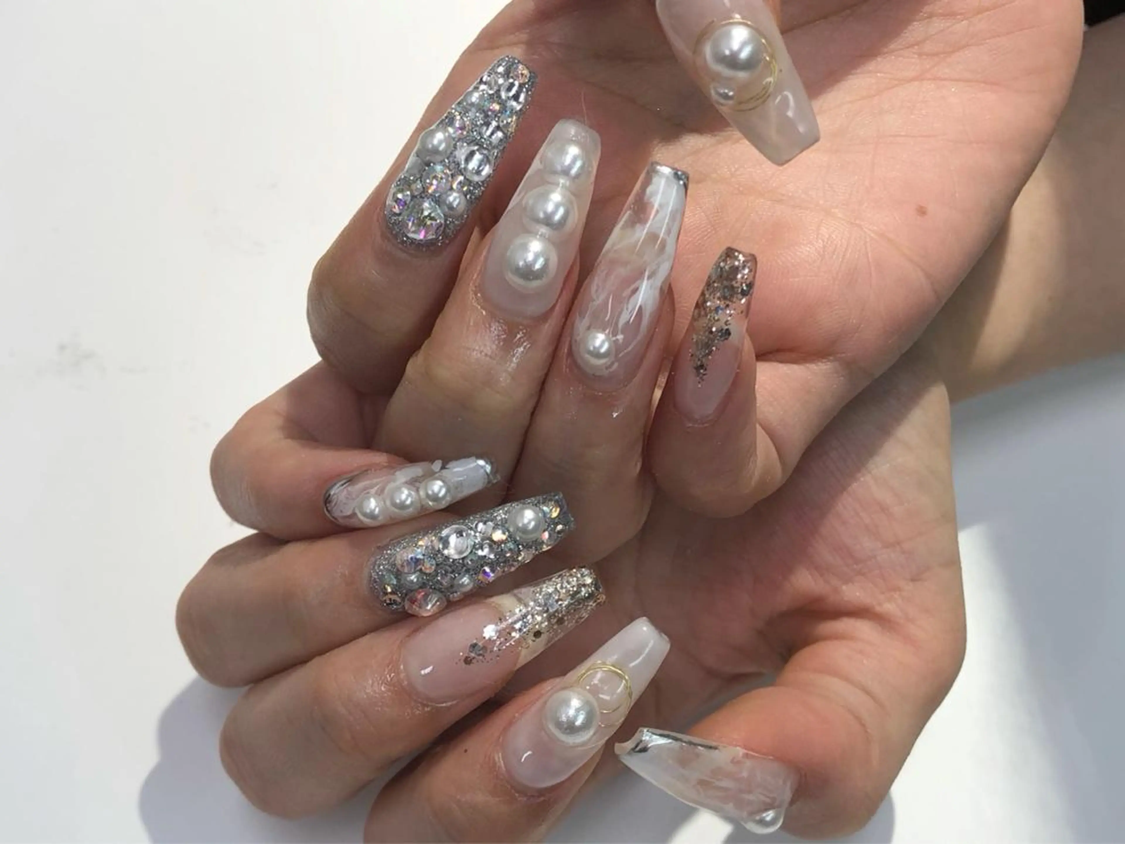 ネイル アートネイル ジェルネイル キラキラネイル ニュアンスネイル ワンカラーネイル nailstudio eviz新宿店のネイルデザイン