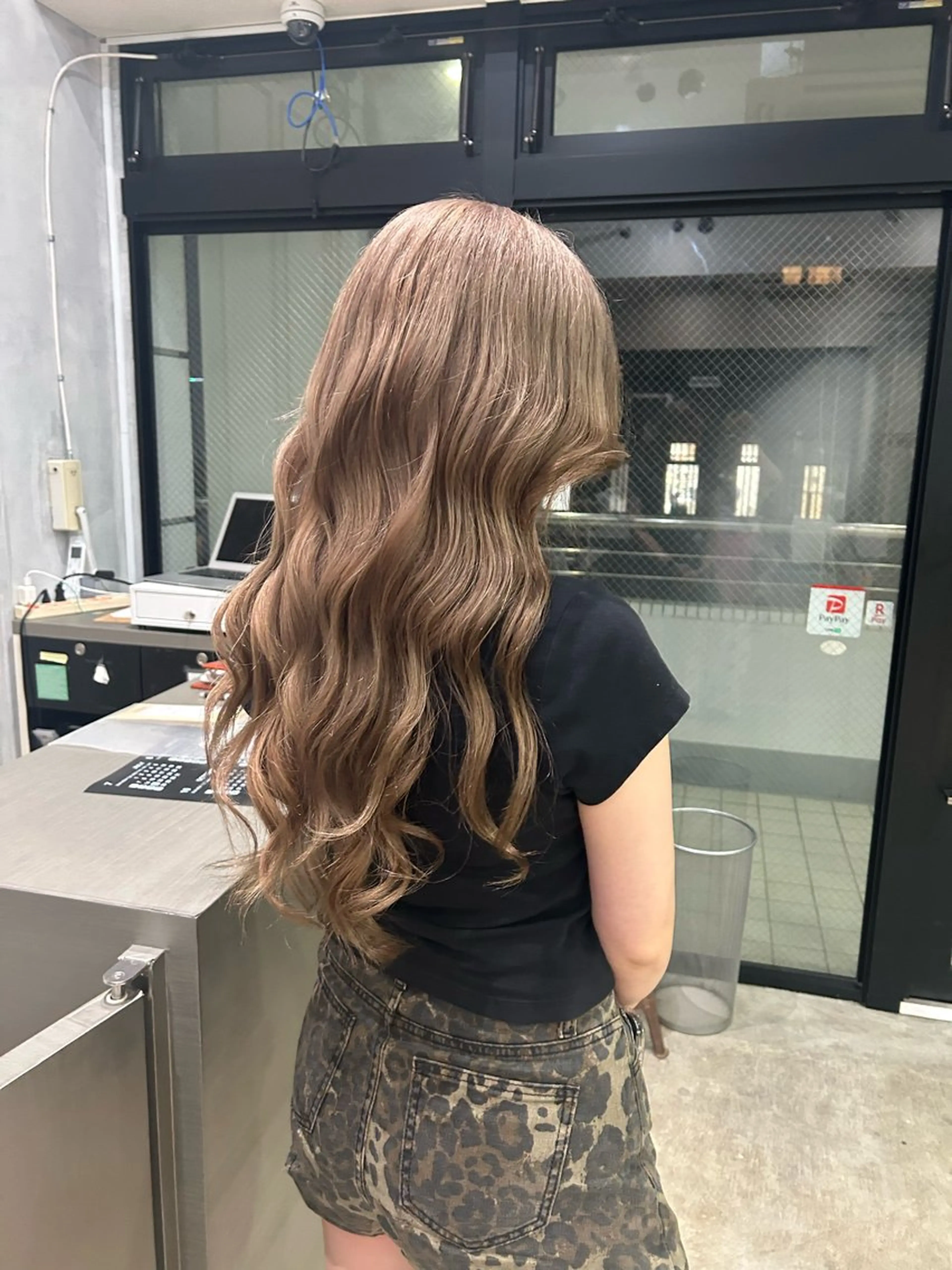 ロング カラー ベージュカラー ミルクティーベージュ Ravo所属・キラ/ ブリーチモデル募集中のヘアスタイル