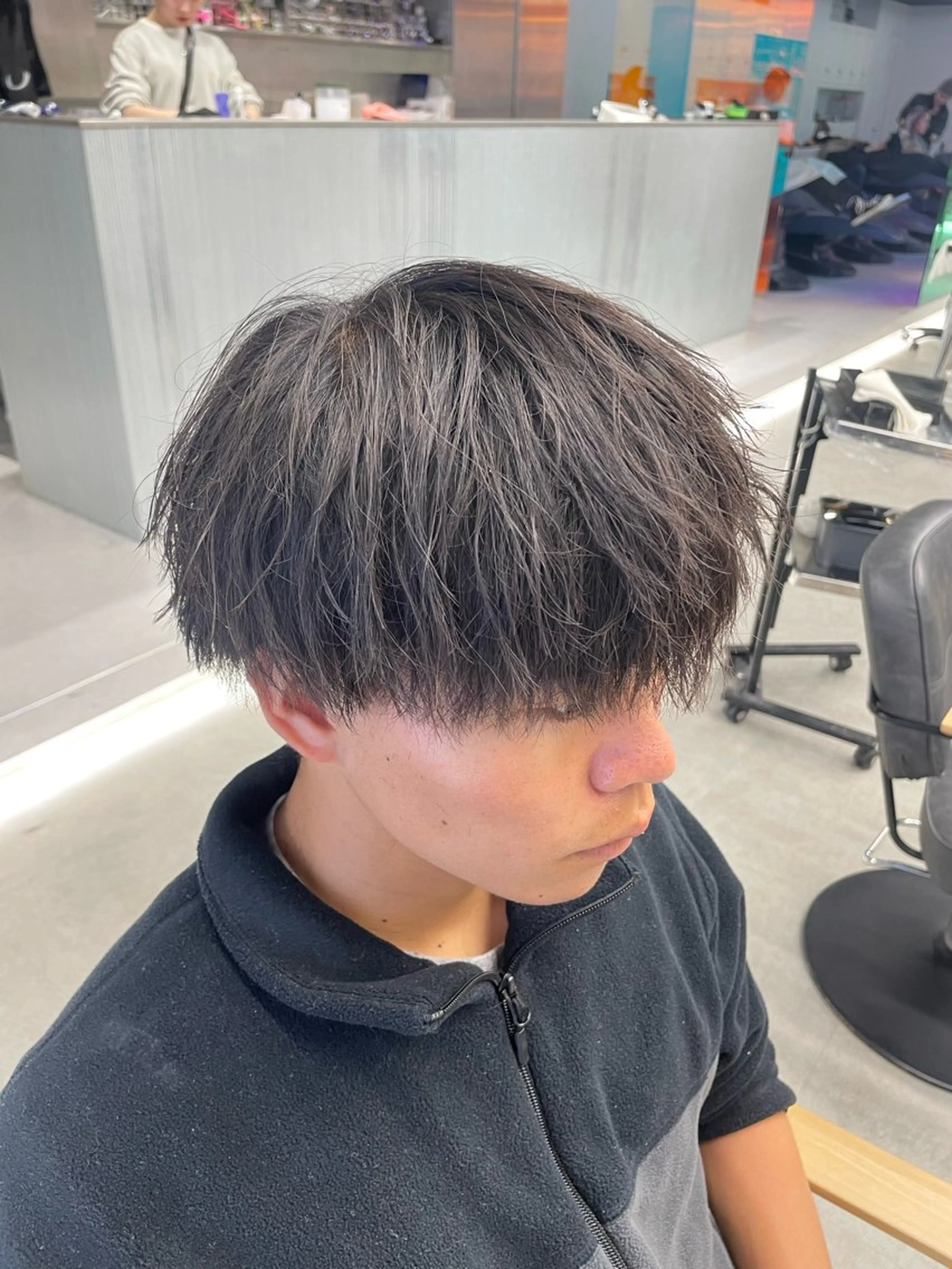 ショート パーマ メンズ メンズパーマ メンズツイストパーマ 波巻きパーマ スパイラルパーマ ツイストパーマ カット カラーモデル⚡️ REONのヘアスタイル