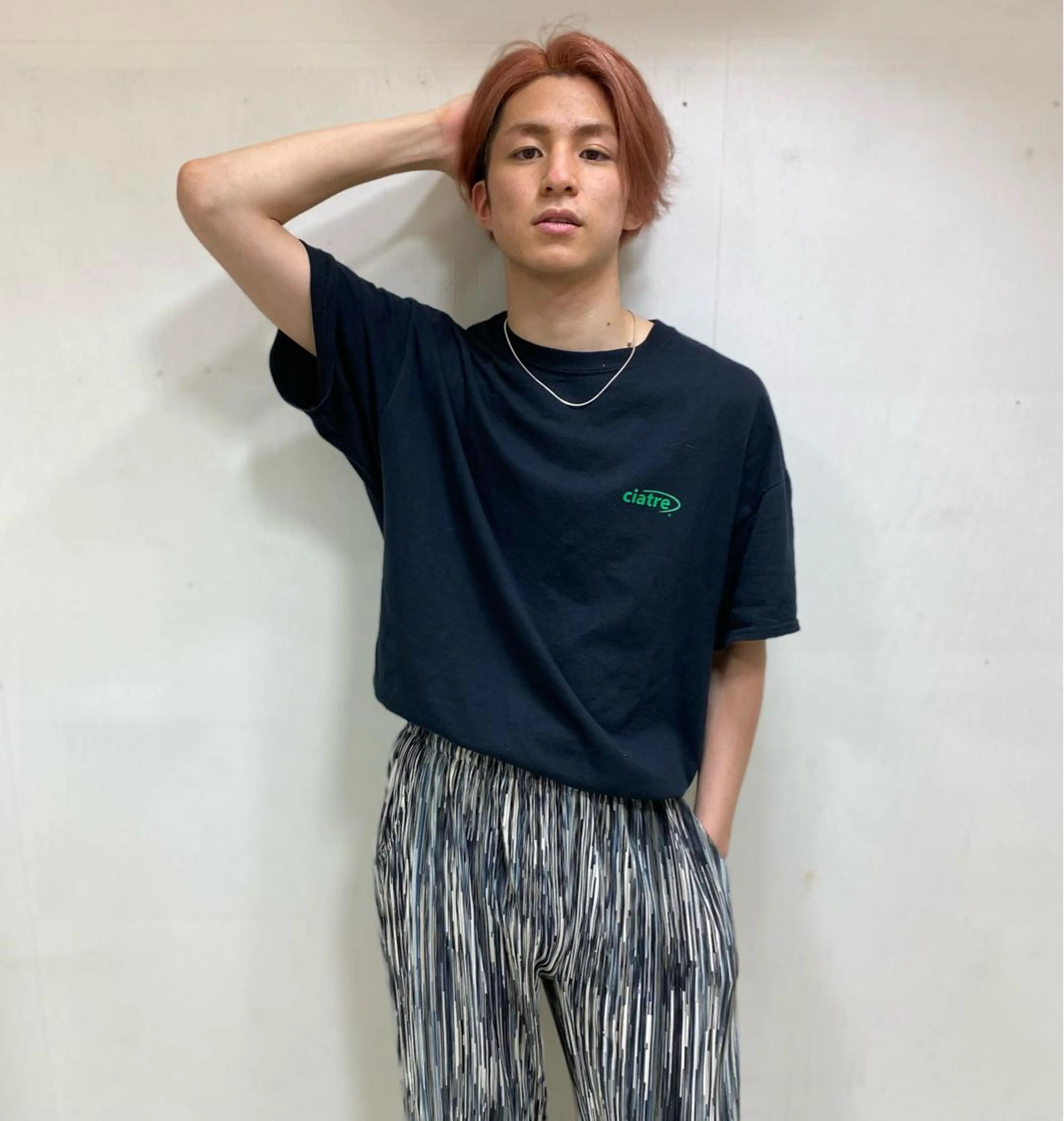 ミディアム カラー ヘアアレンジ メンズ キッズ ネイル マツエク・マツパ アイブロウ ヘアカラー トリートメント ブリーチ特化型✂️ ハイトーンカラー👨のヘアスタイル