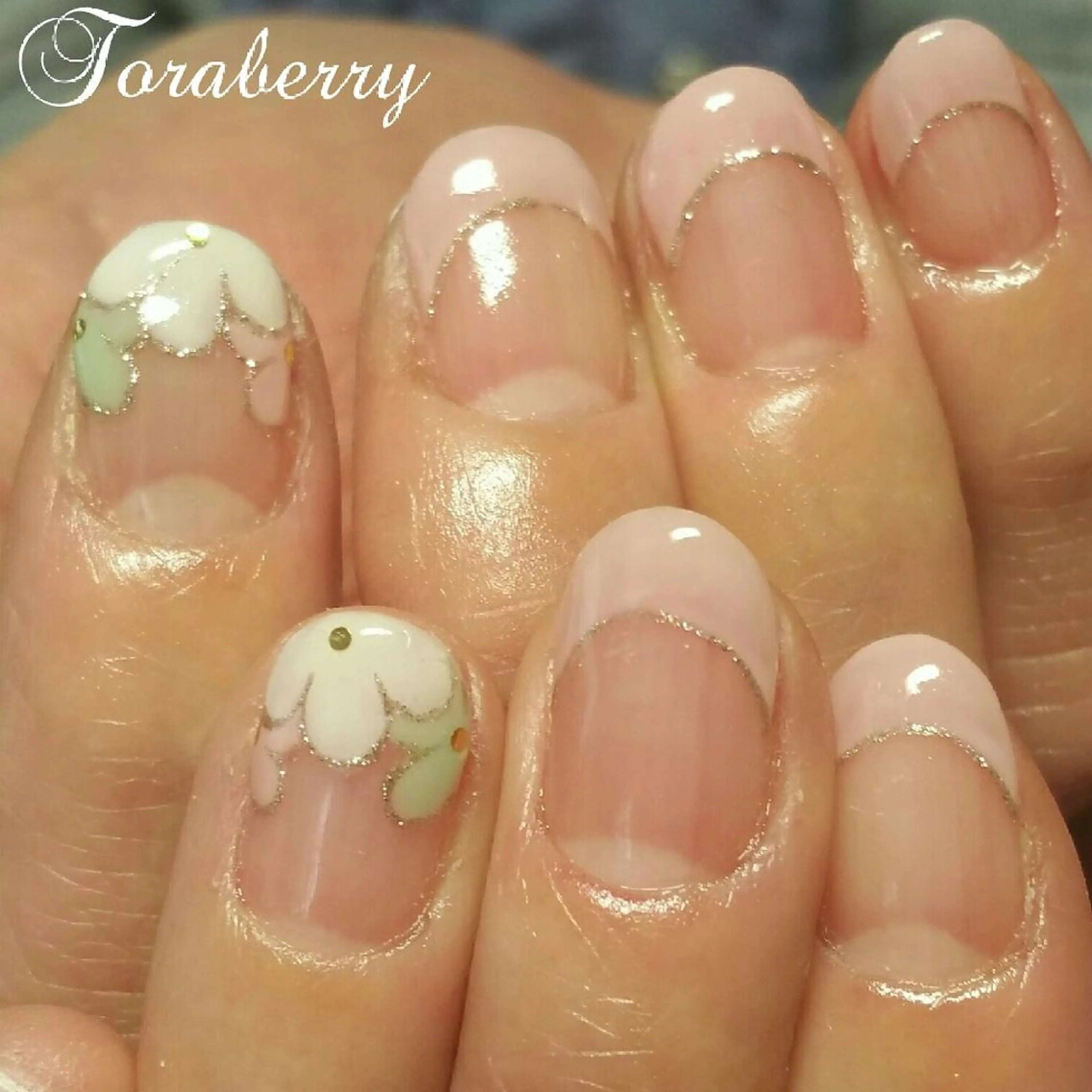 ネイル フラワーネイル フレンチネイル ネイリスト なつみのネイルデザイン