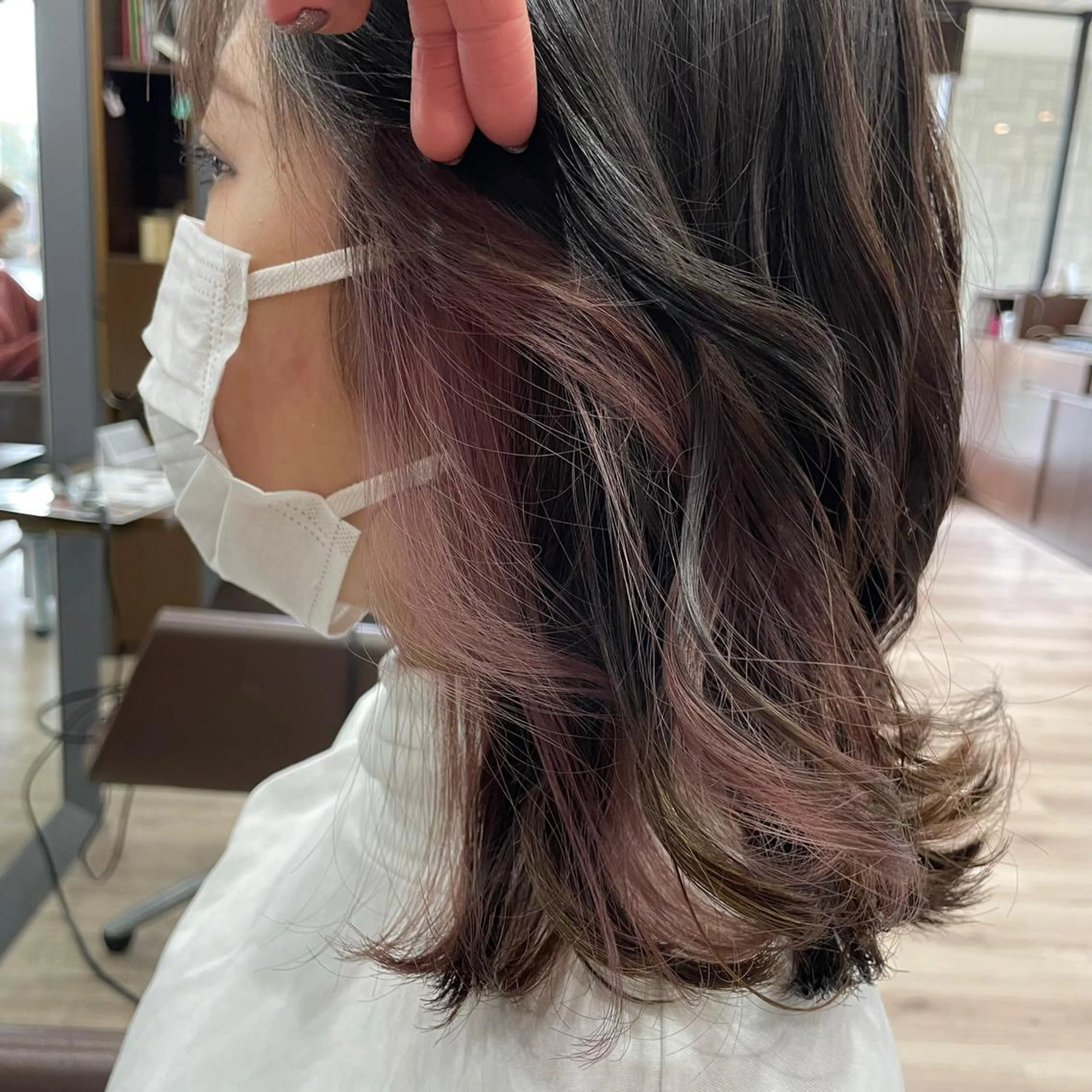 ミディアム カラー ブリーチ イヤリングカラー ピンクカラー たなか りなのヘアスタイル