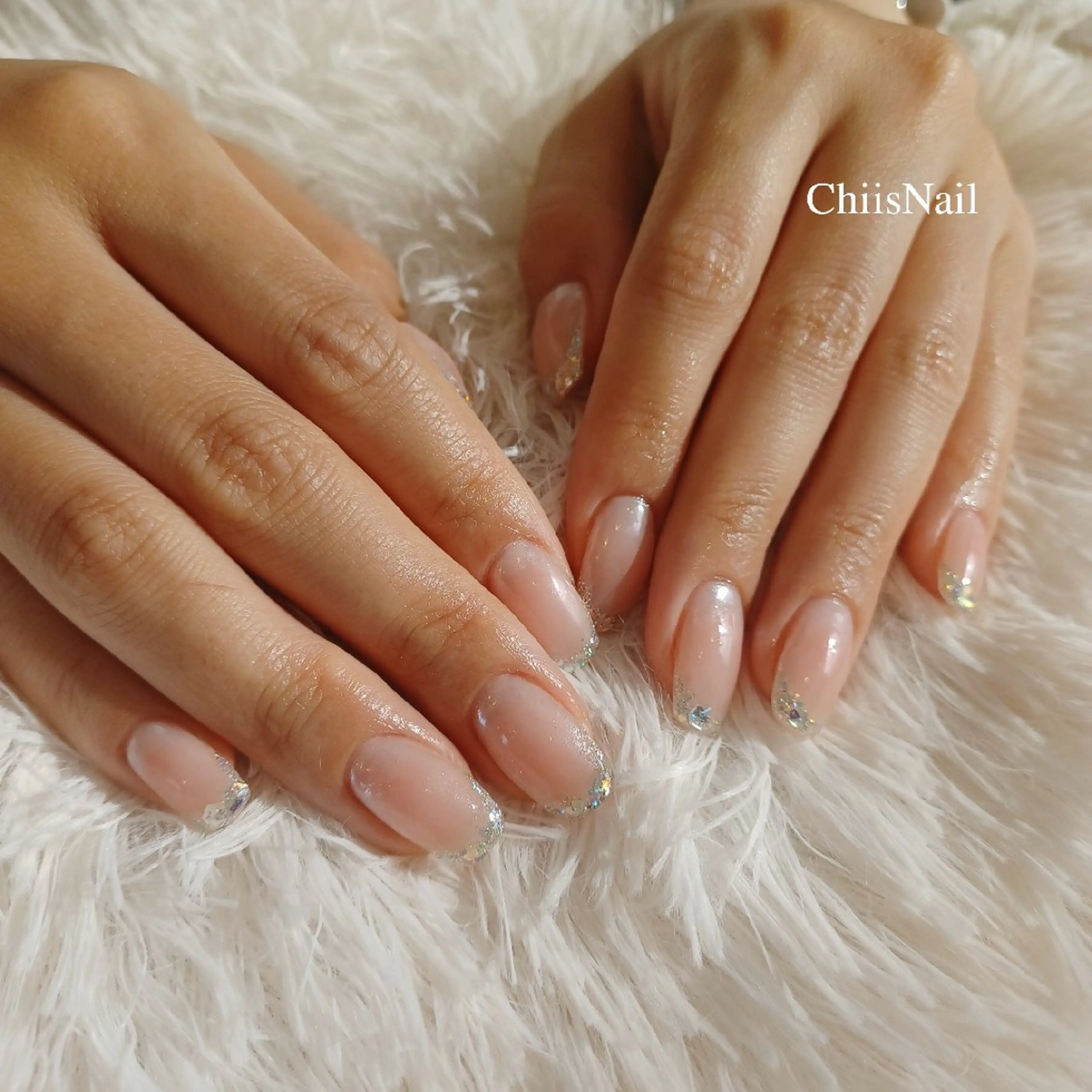 ネイル チークネイル フレンチネイル ラメ(グリッター) 持ち込み オフィスネイル ハンドネイル ChiisNail ﾁｨｽﾞﾈｲﾙのネイルデザイン