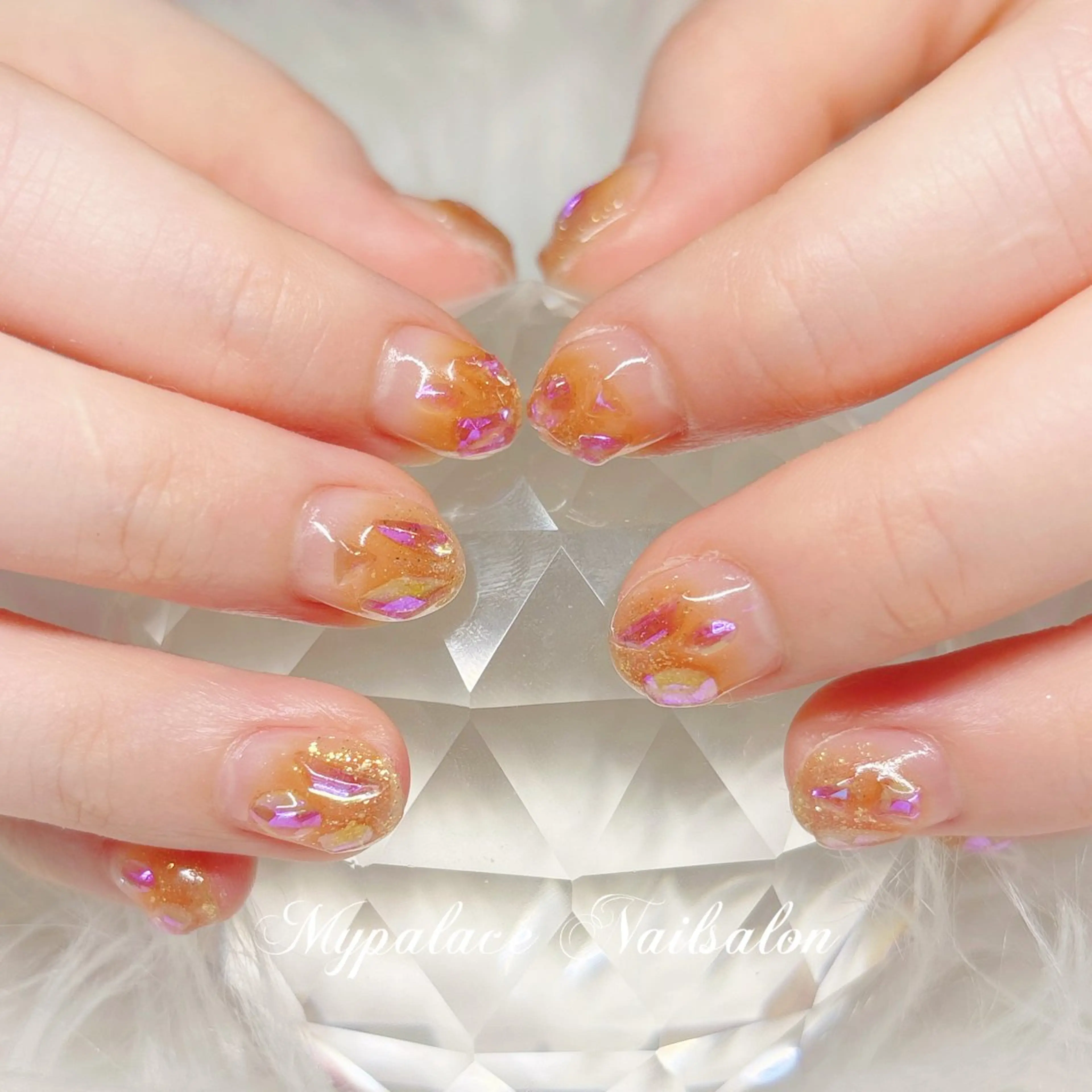 ネイル オーロラネイル チークネイル グラデーション ラメ(グリッター) ラメグラデーション ハンドネイル Yuis Nailスカルプ専門のネイルデザイン