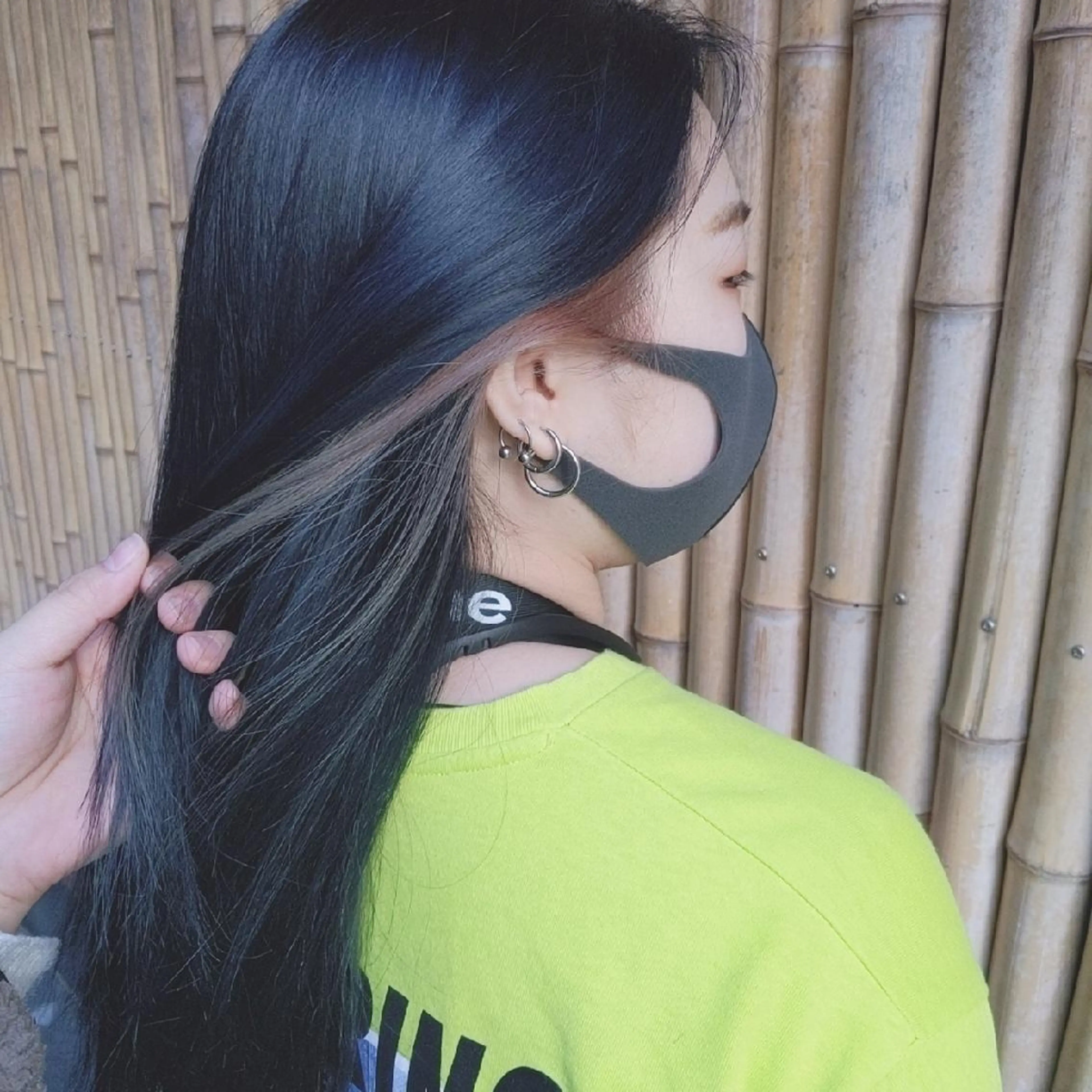 カラー ロング 黒髪 ブルーカラー ブルーブラック インナーカラー PRIVATE SALON EYES所属・EYES リアのマツエク・マツパデザイン