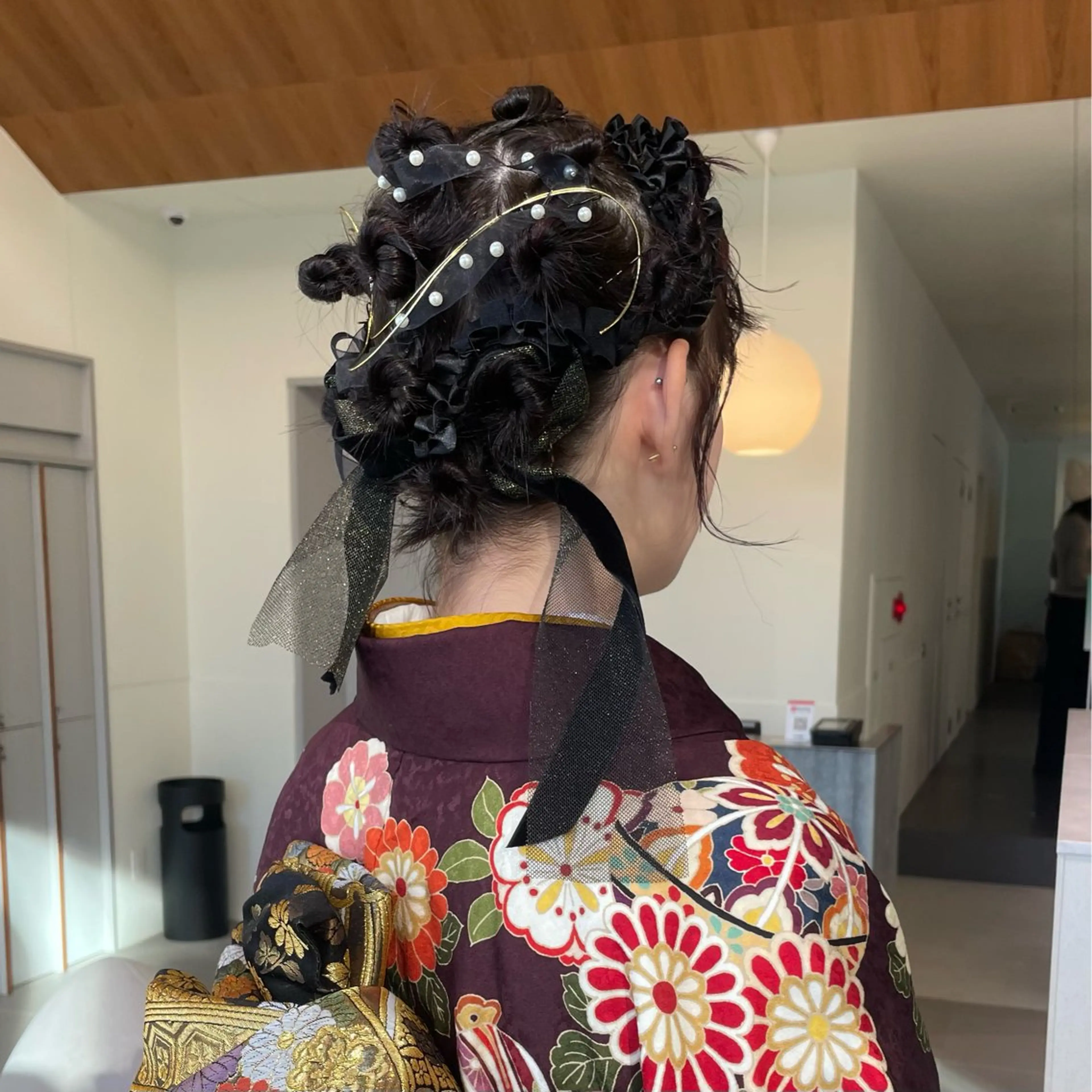 ミディアム カラー ヘアアレンジ 成人式 ベージュカラー 透明感カラー ダブルカラー ヘアセット ブリーチ/レイヤー 🌻Mutsumiのヘアスタイル