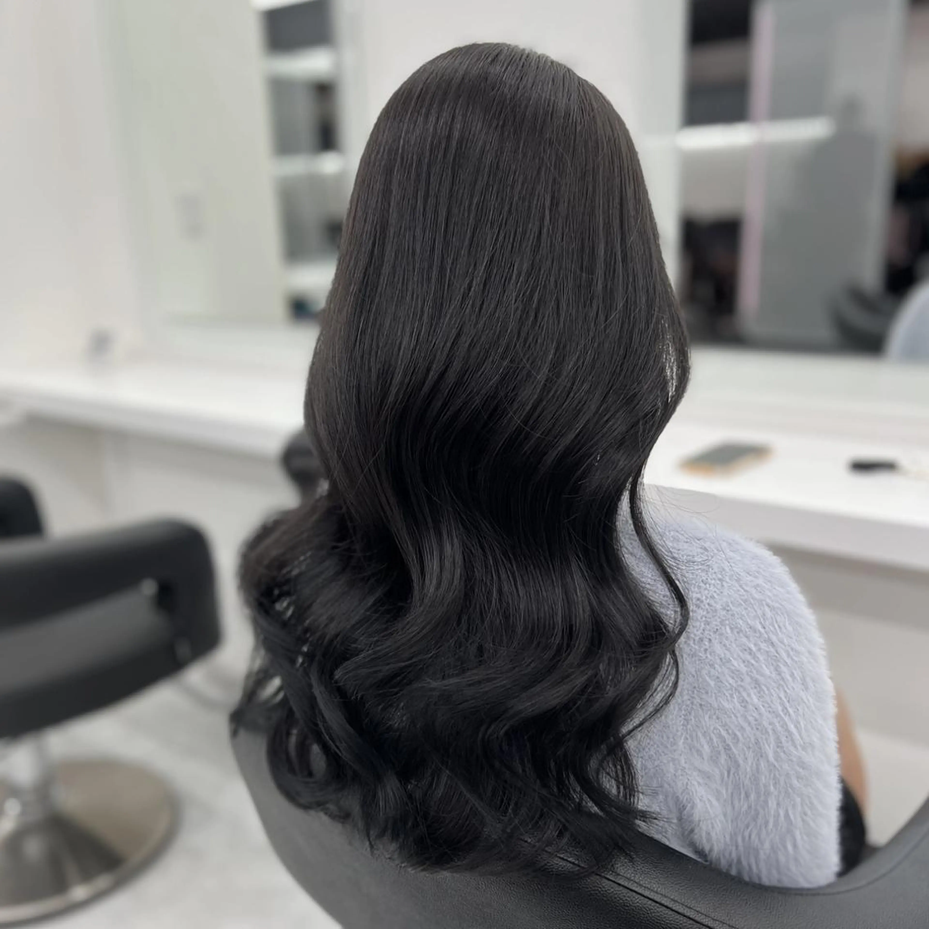 カラー 冬の透明感🩶レイヤ ー🩶上野BABYのヘアスタイル