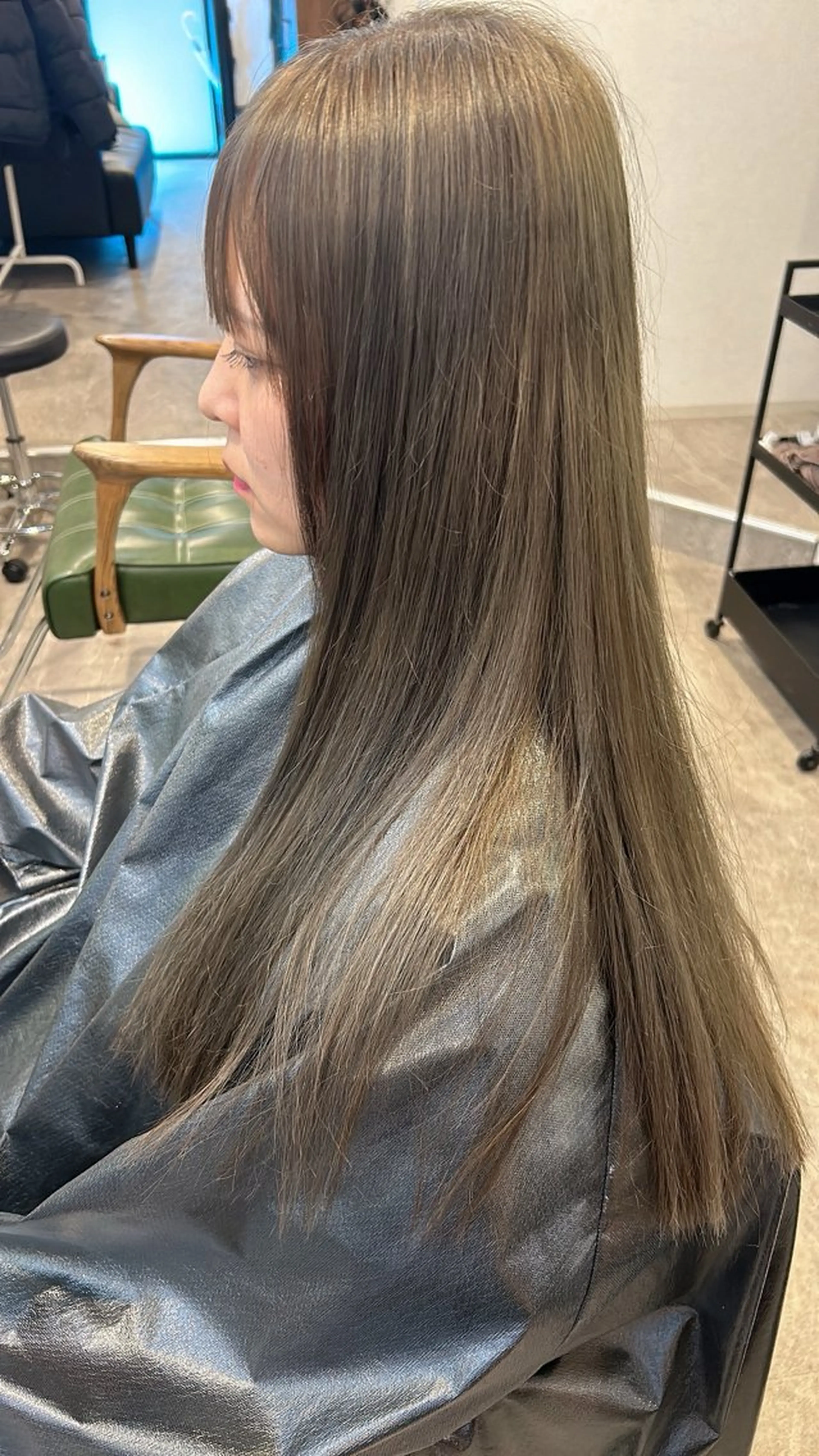 ロング カラー ブリーチ Yo ／ ulu.のヘアスタイル