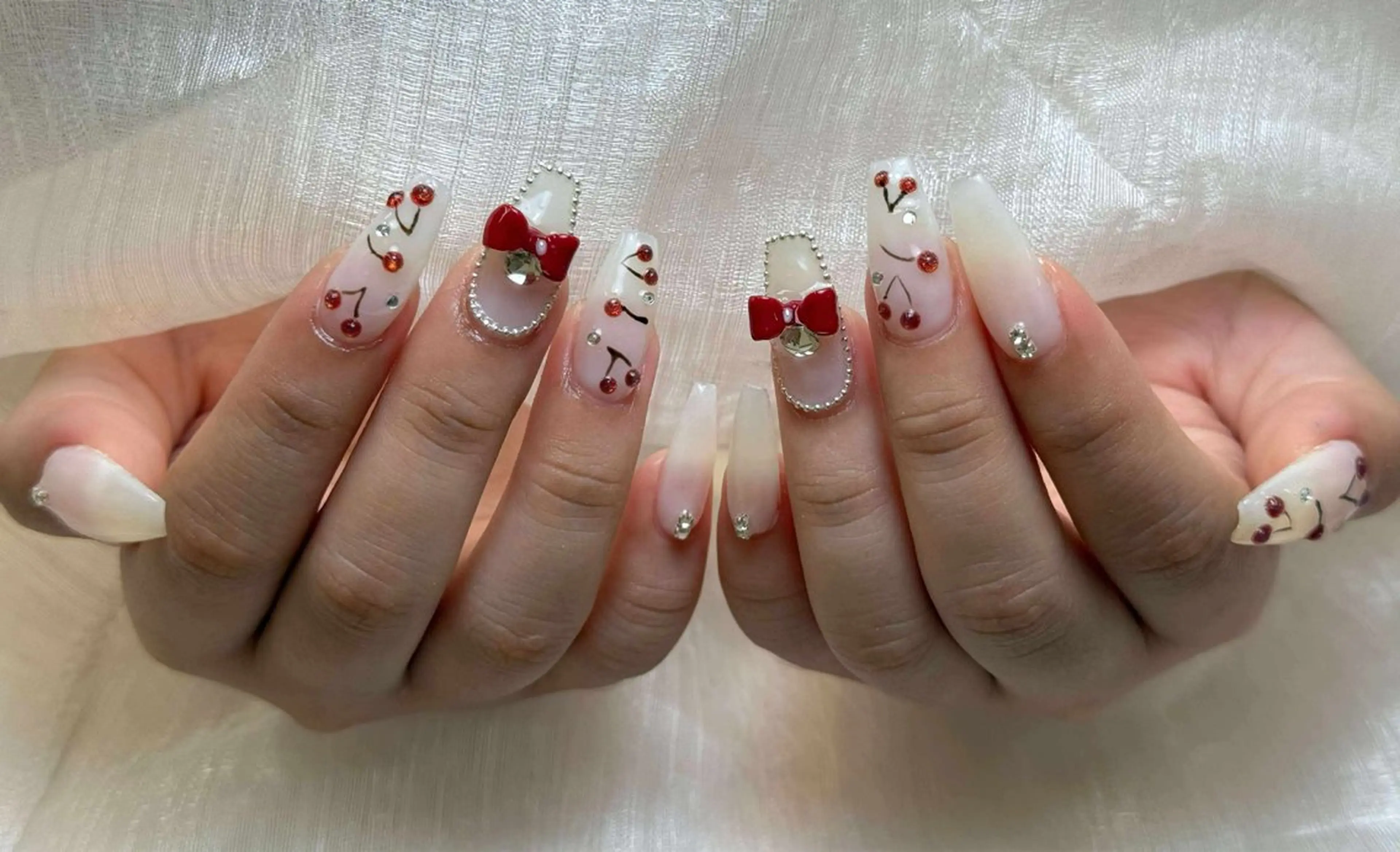ネイル アートネイル 成人式 ジェルネイル ニュアンスネイル 夏ネイル ハンドネイル Nie Nail Shinokuboのネイルデザイン