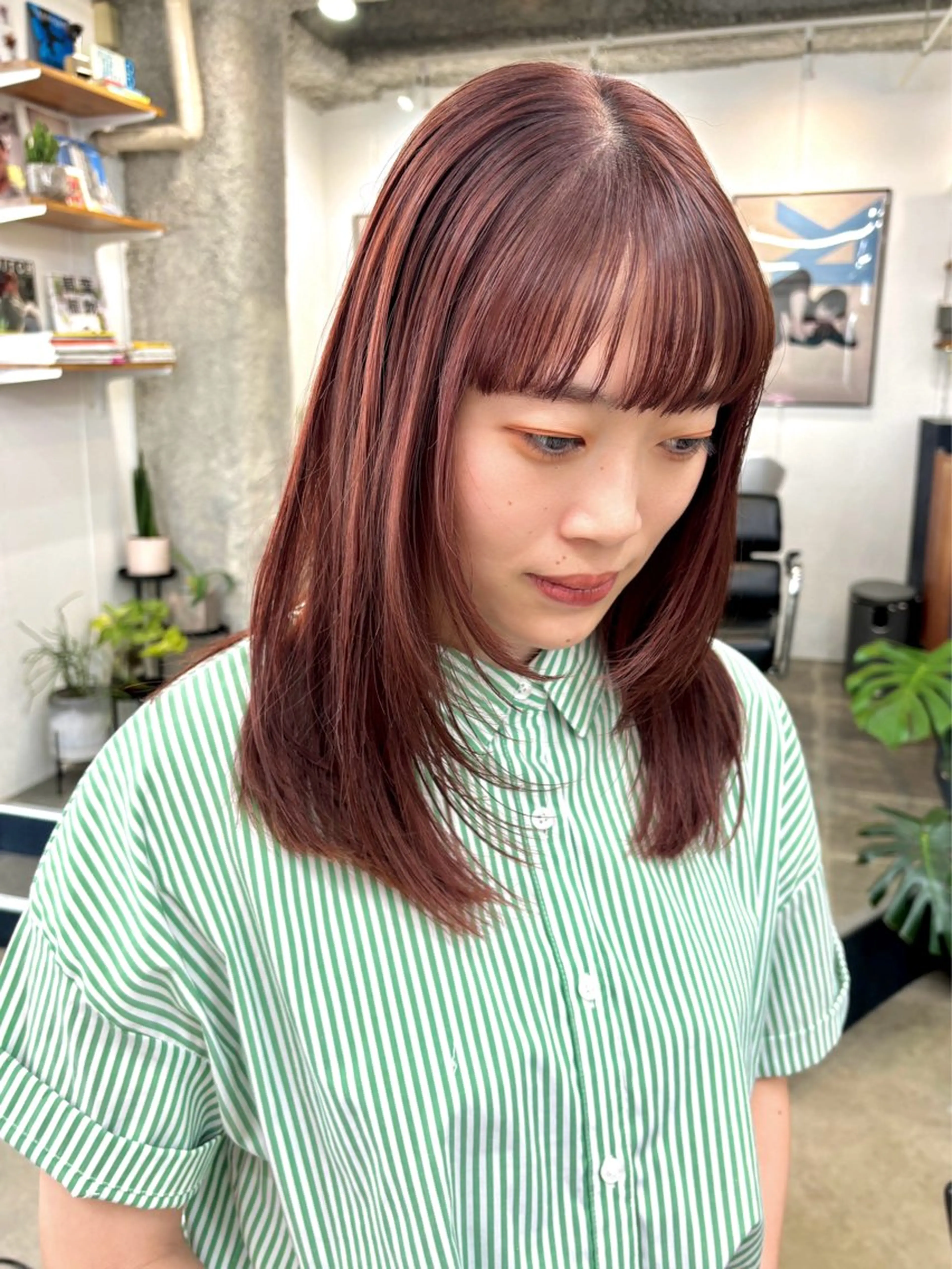セミロング カラー ブリーチ ブラウンカラー カシス 透明感カラー ラベンダーカラー ヘアカラー 暖色カラー/天神/ ヘイマサクラのヘアスタイル