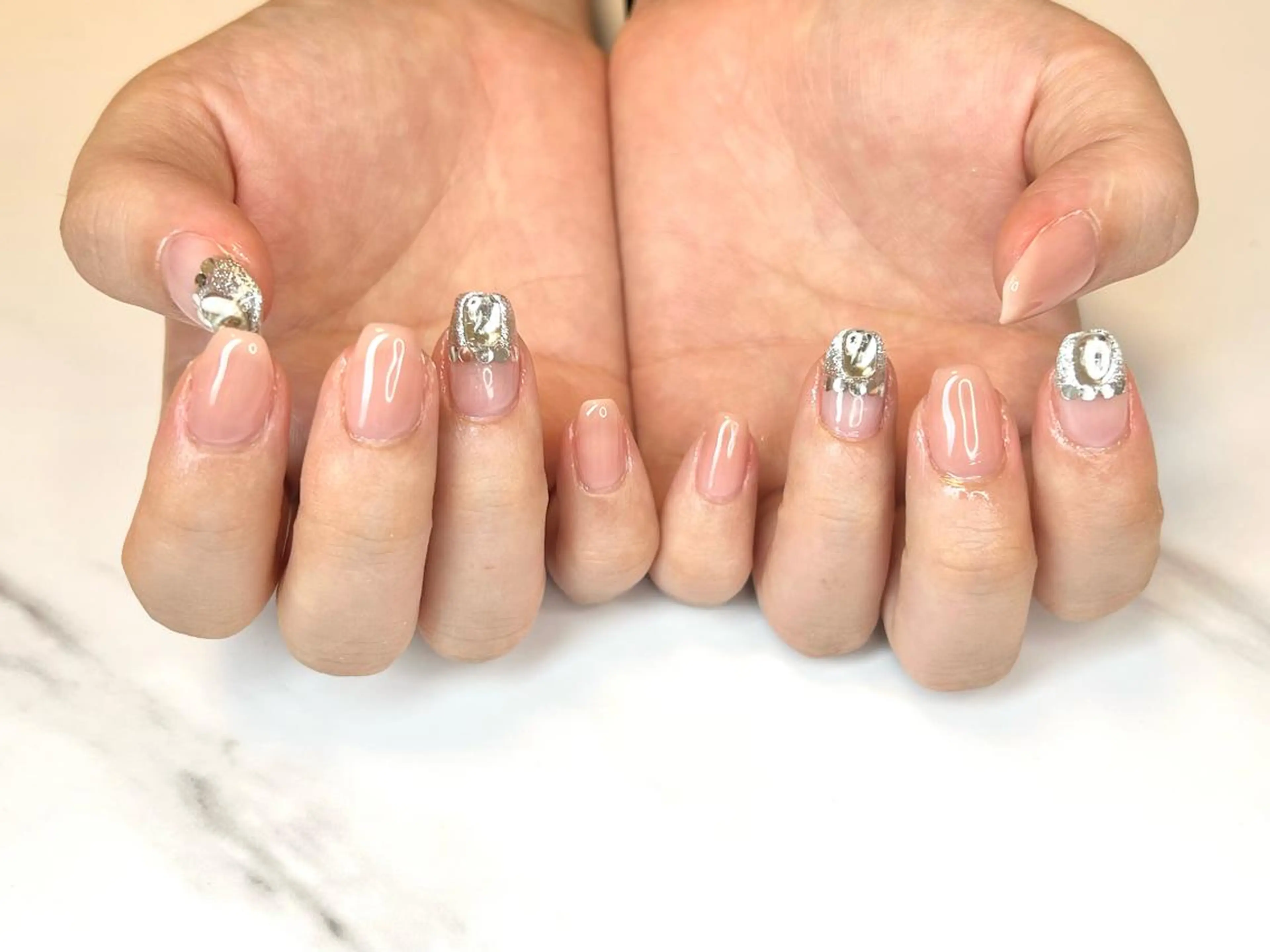 セミロング ネイリスト シンのネイルデザイン