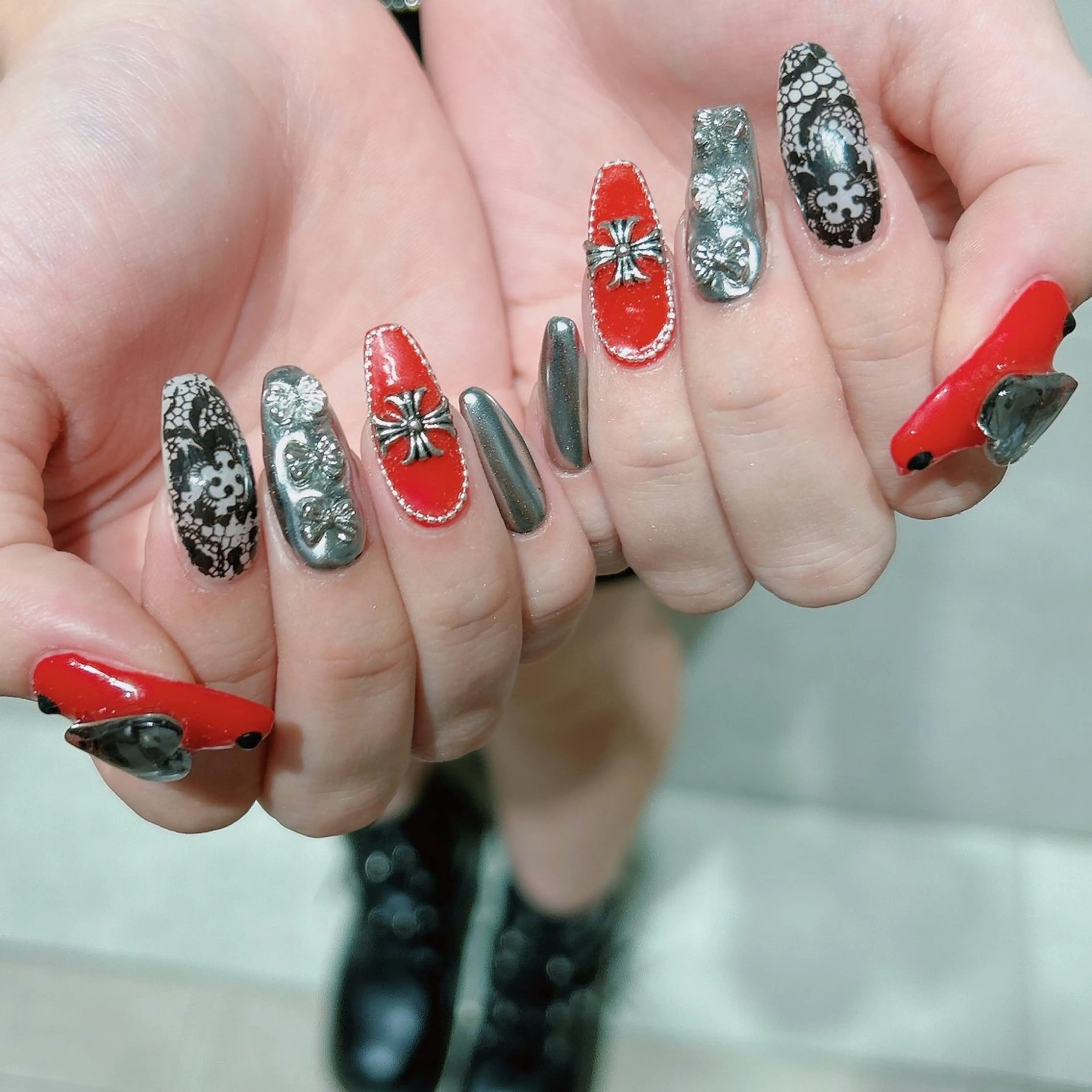 ネイル レース 赤色 ハンドネイル junna のぞいてねのネイルデザイン