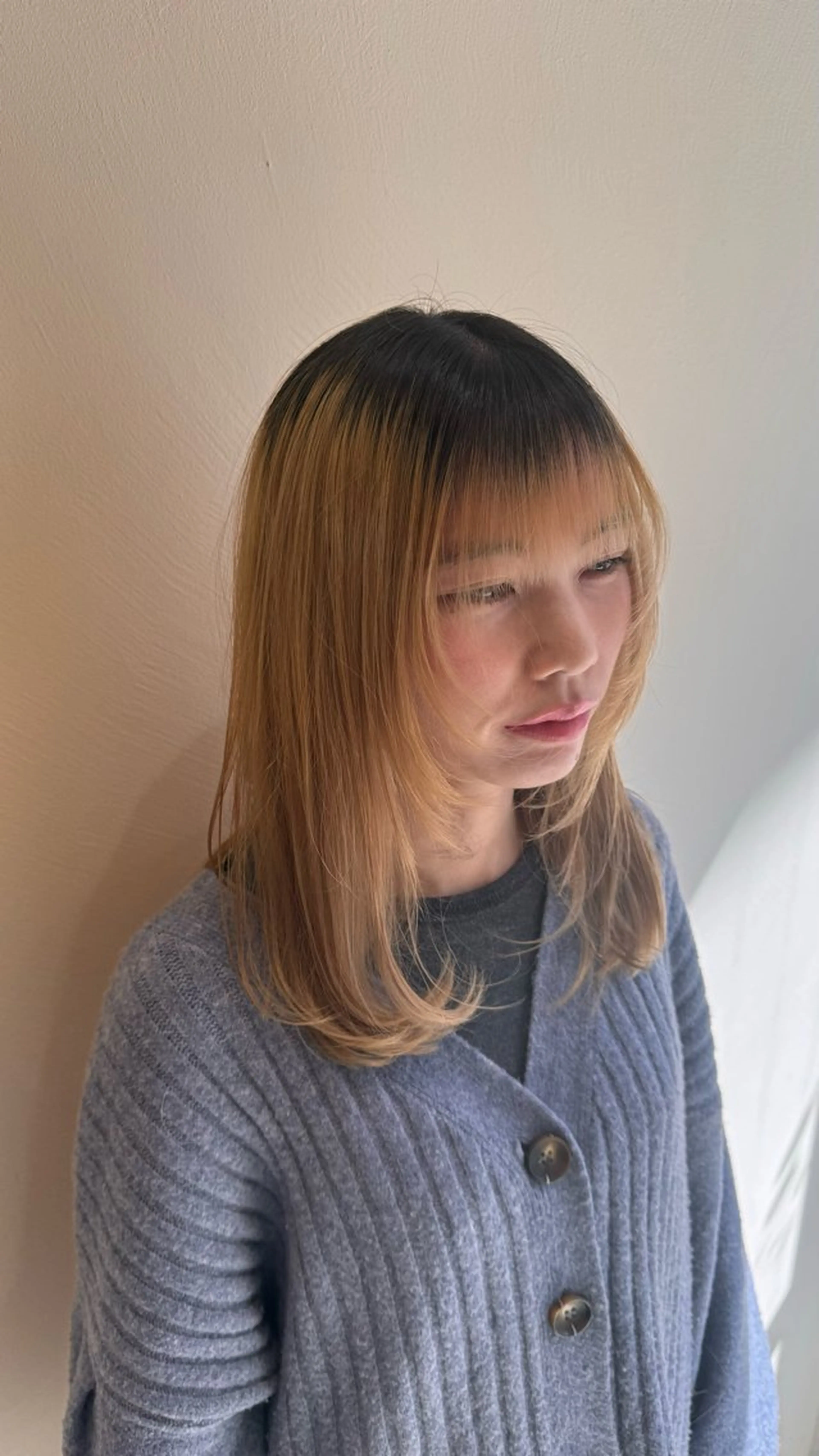 ミディアム レイヤーカット sourcecia所属・♡ MIOのヘアスタイル