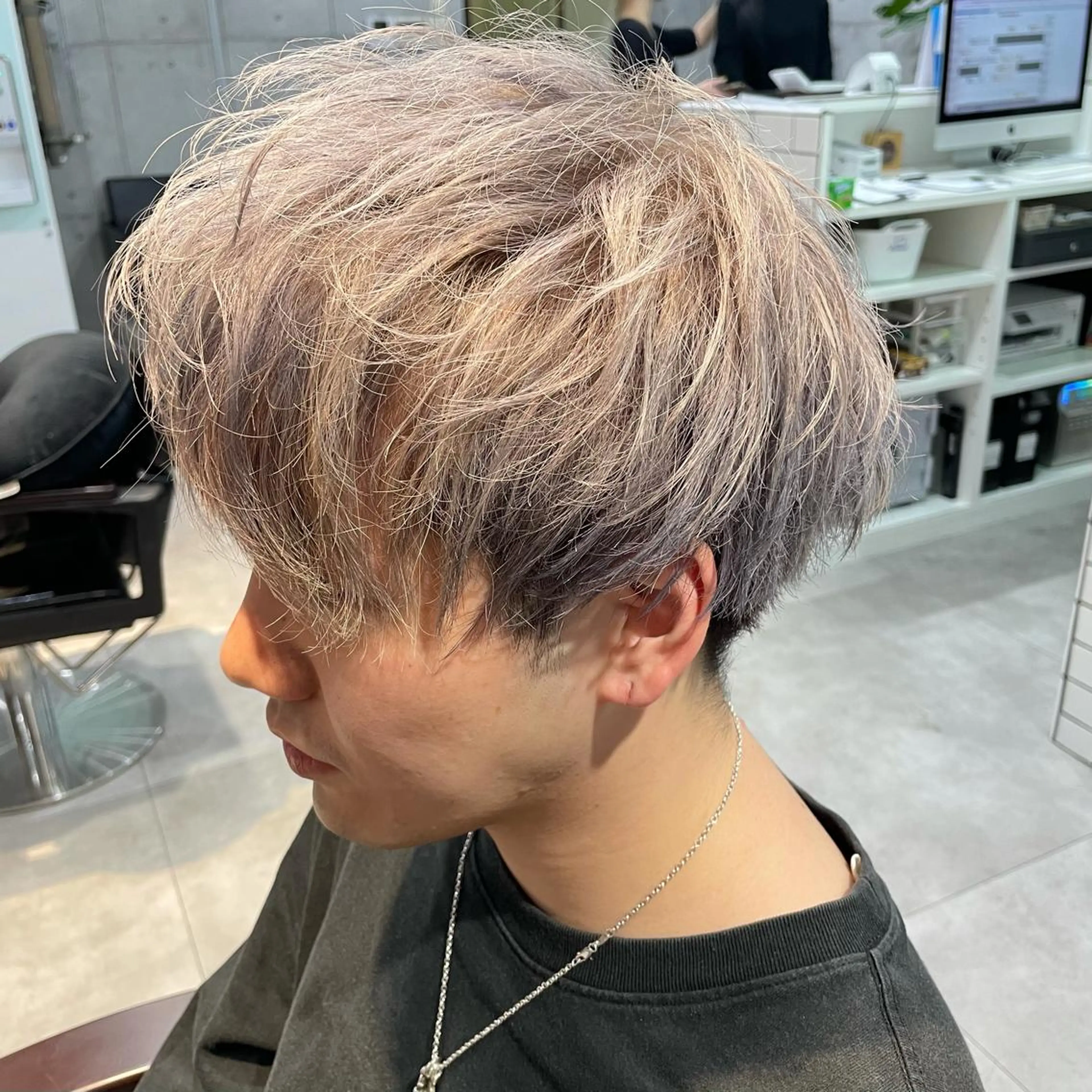 カラー オオカワユウキ 🎀newi池袋のヘアスタイル