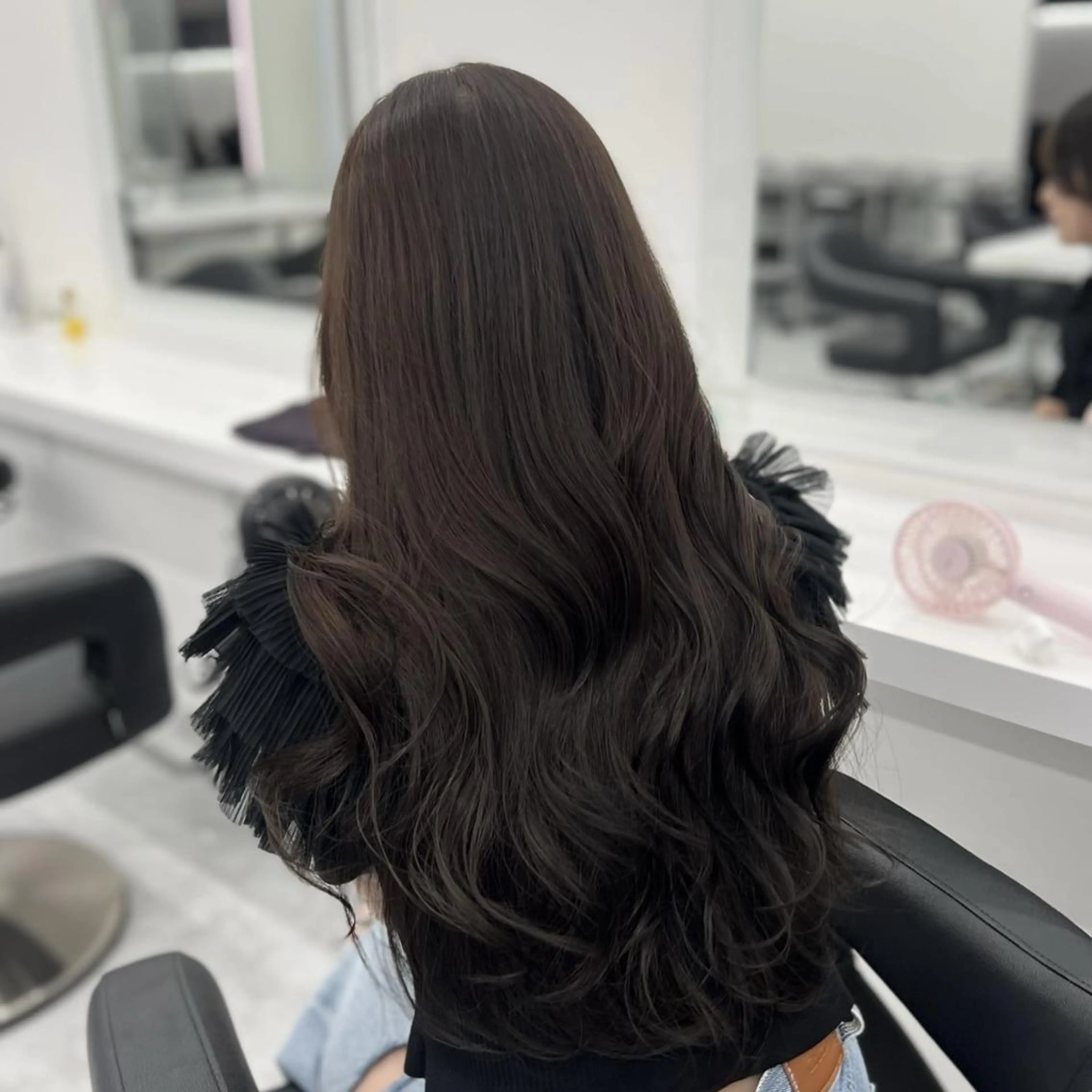 カラー 🪡透明感レイヤ ー🪡渋谷美容室🫧のヘアスタイル