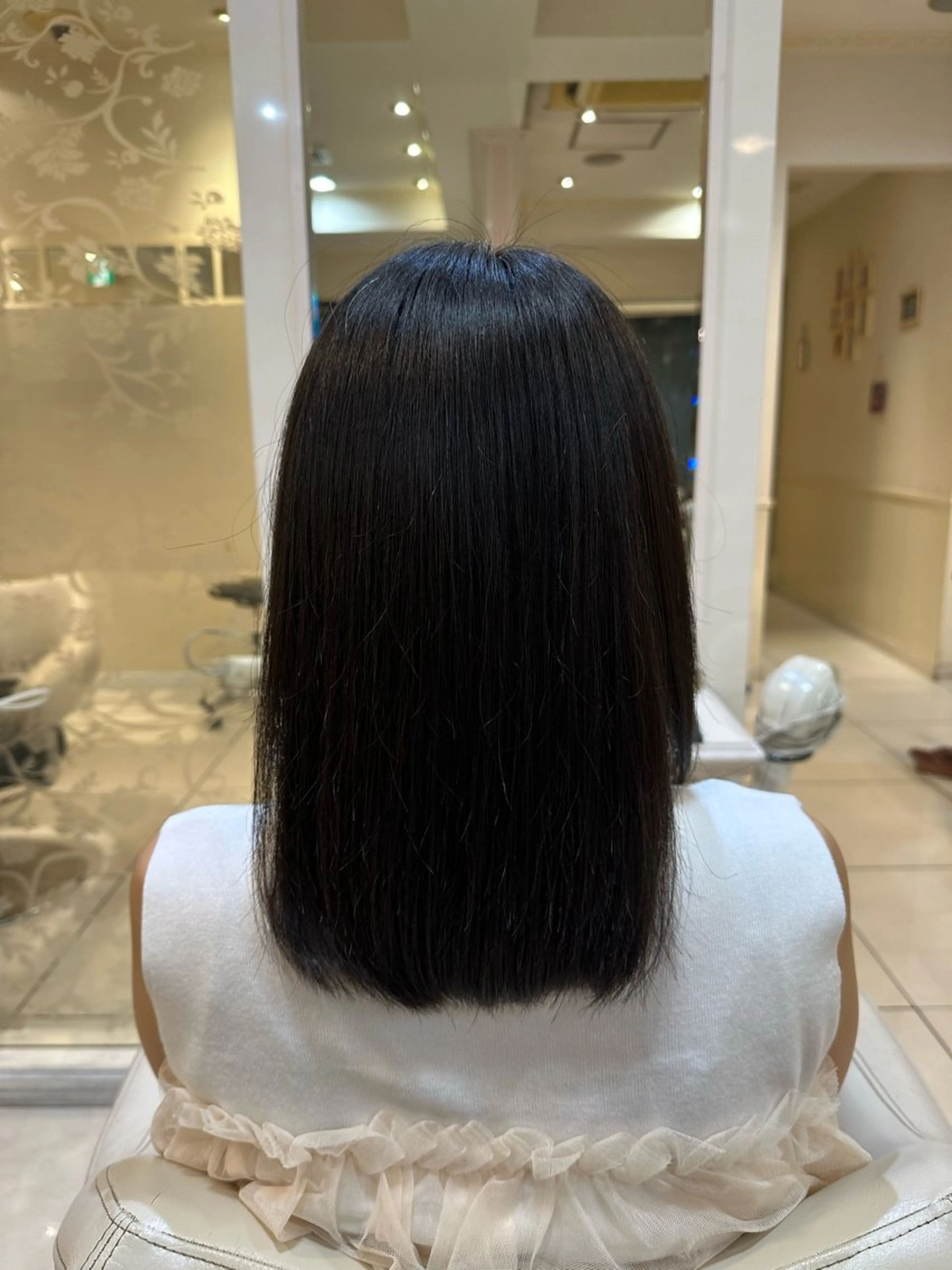 セミロング 髪質改善🥂✨ Mioのヘアスタイル