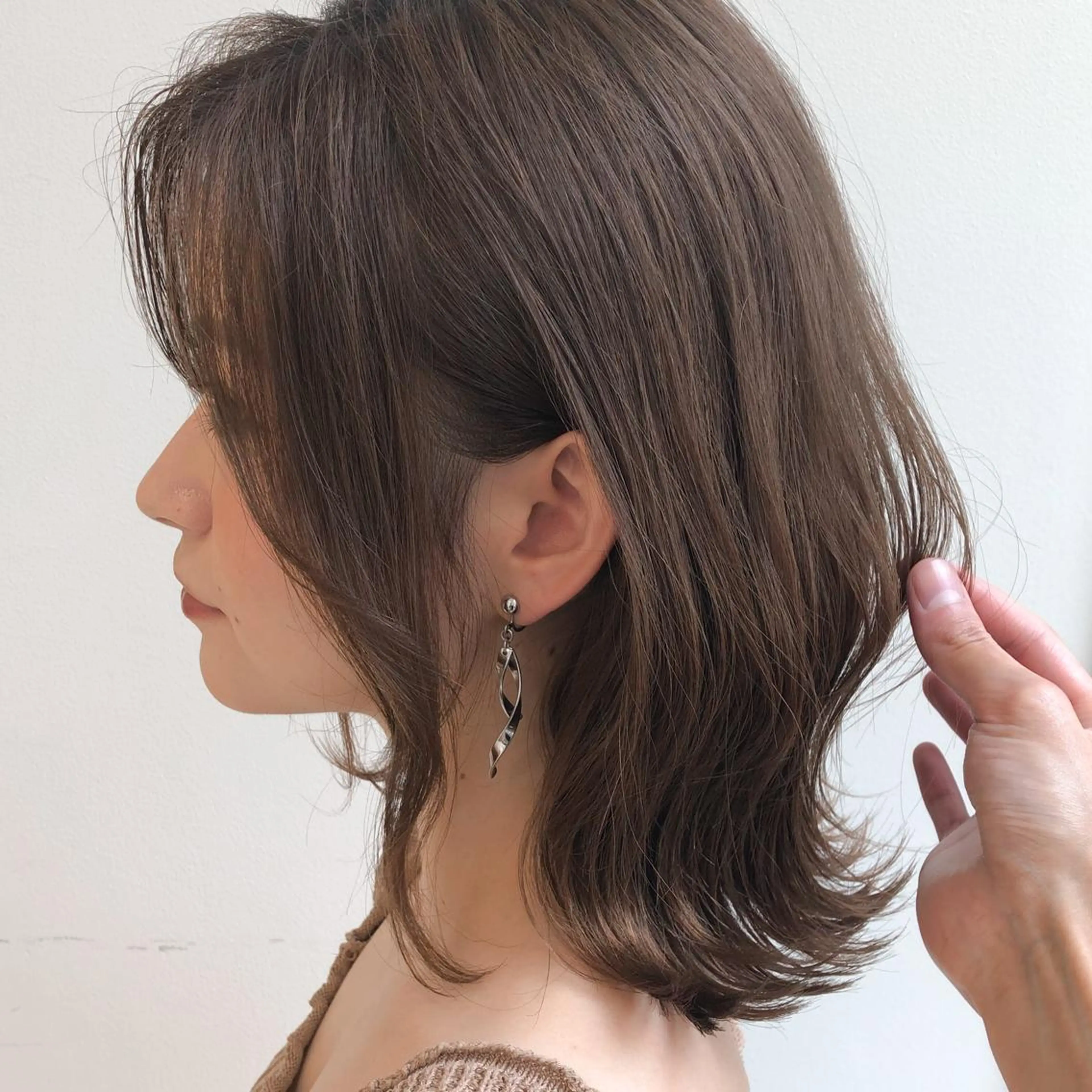 ミディアム カラー ボブ くびれヘア 佐藤 侑哉のヘアスタイル