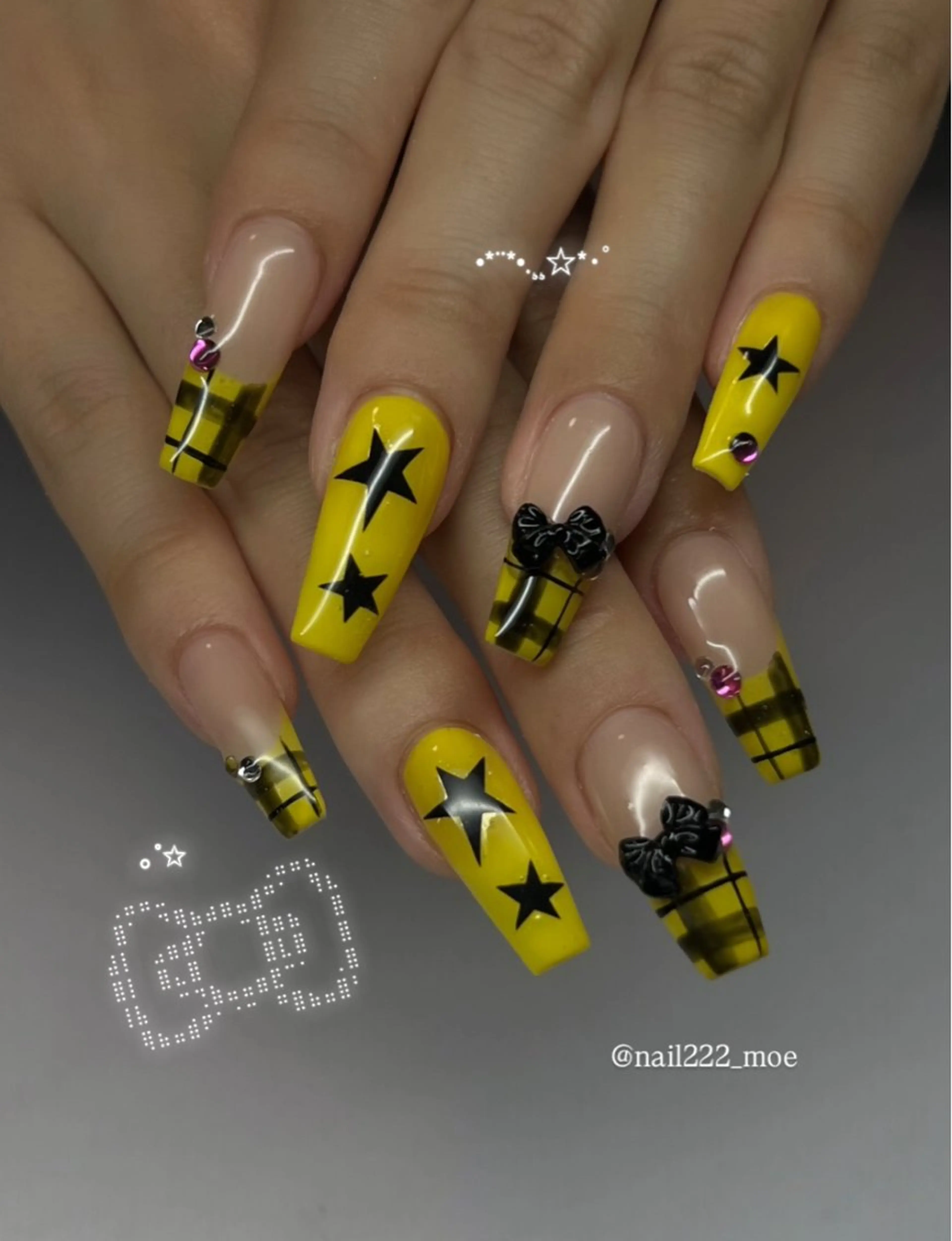 ネイル 韓国ネイル ワンホンネイル ⟡.*222⋰˚☆ MöEのネイルデザイン