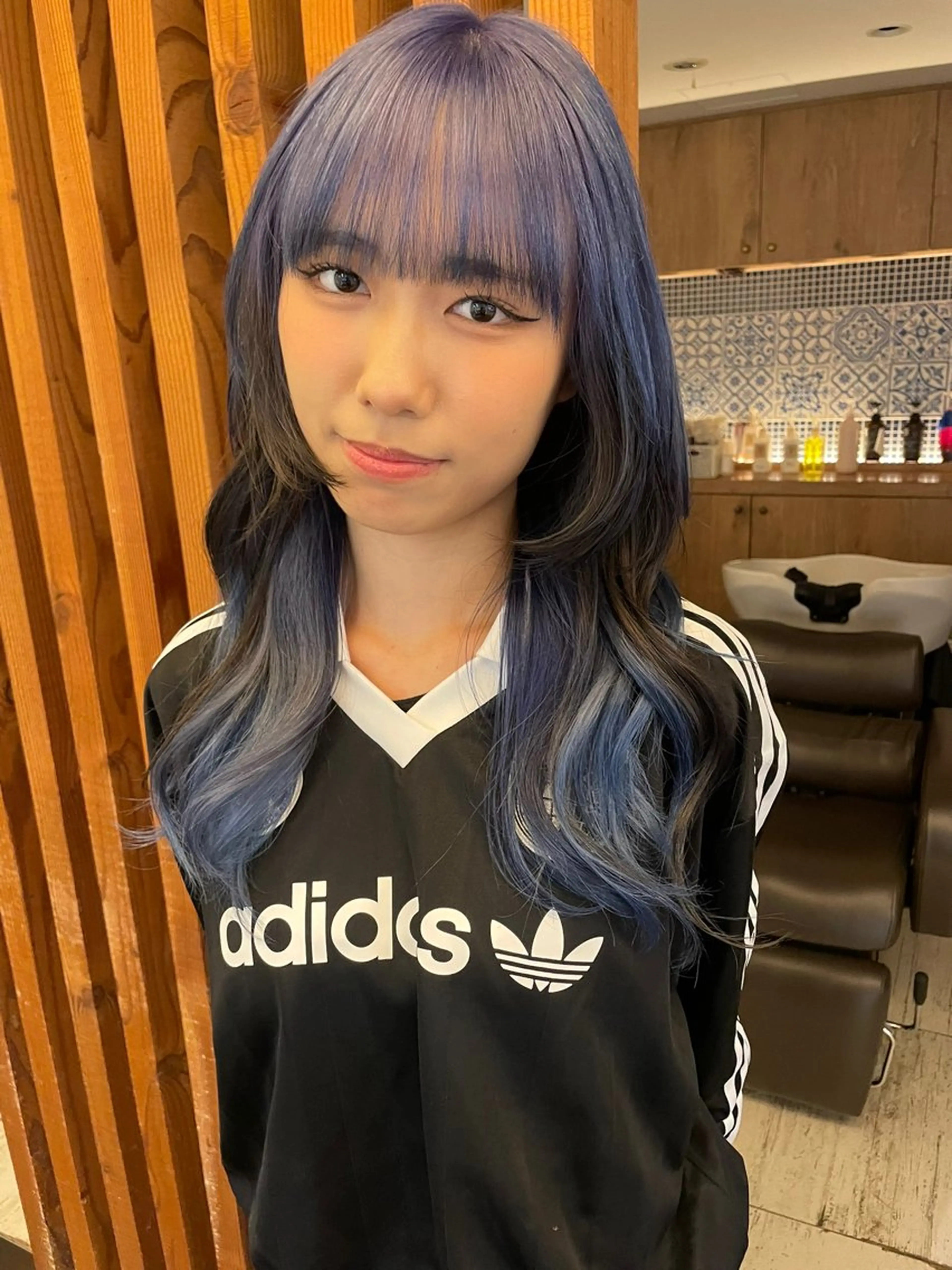 セミロング カラー ブルーカラー ヘアカラー リカ/ハイトーン ・オリーブ🍀のヘアスタイル