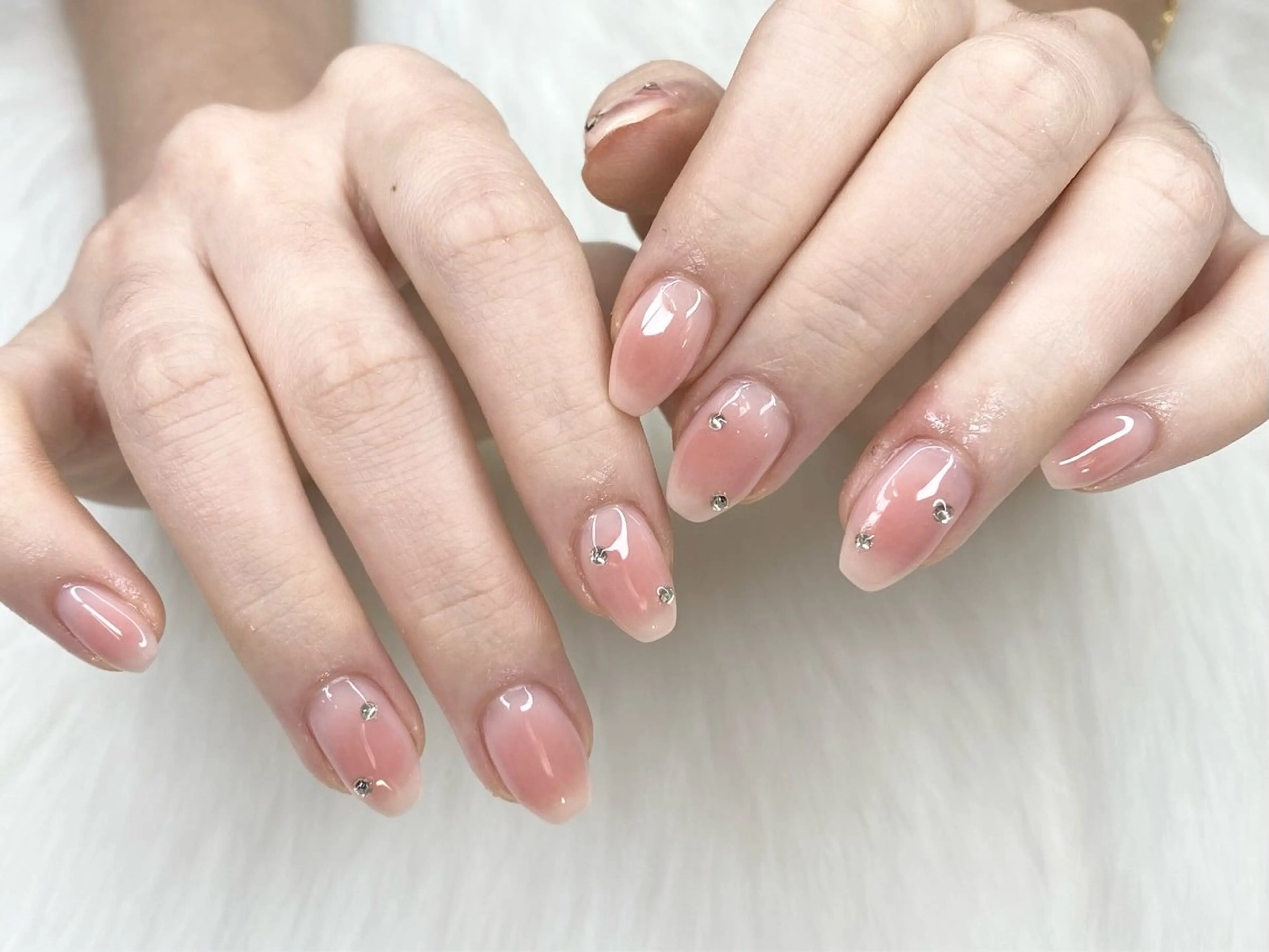 ネイル アイズ渋谷店所属・アイズ~is~渋谷店 hiyo🐈‍⬛のネイルデザイン