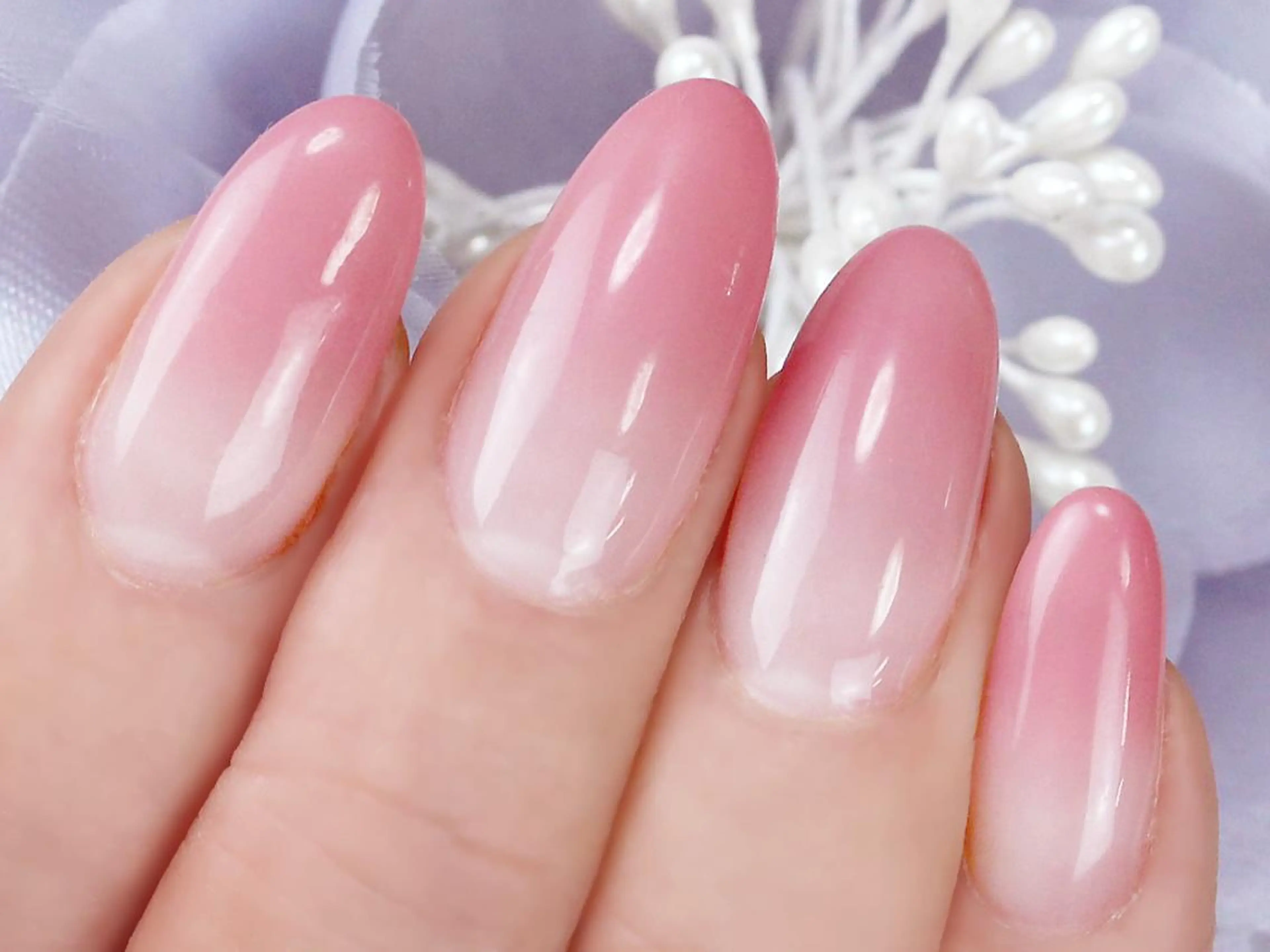 ミディアム ネイル グラデーション SyiSyu 梅田店のネイルデザイン