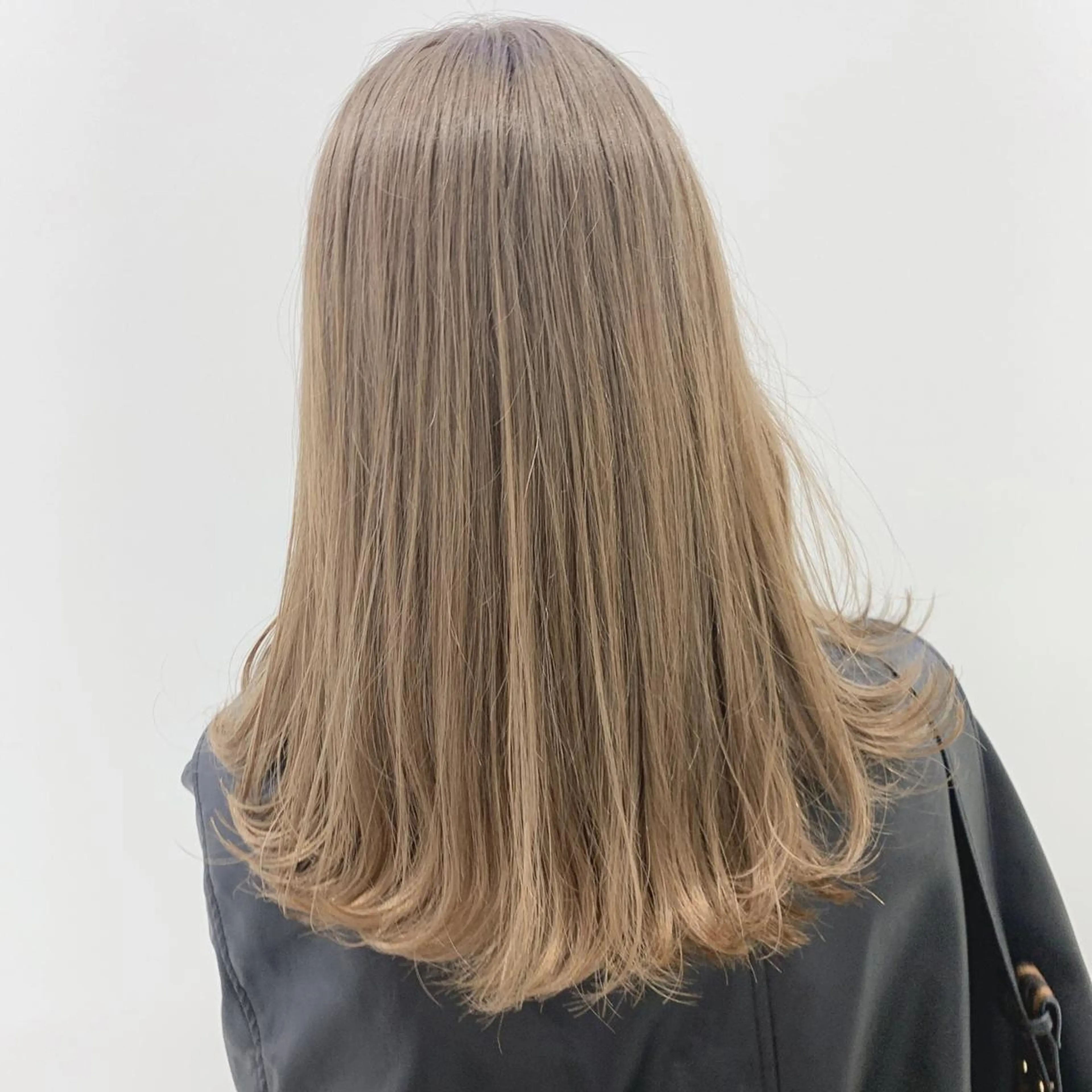 カラー カット ヘアカラー トリートメント 海外風ブリーチなし 🫒Rion🫒🩶のヘアスタイル