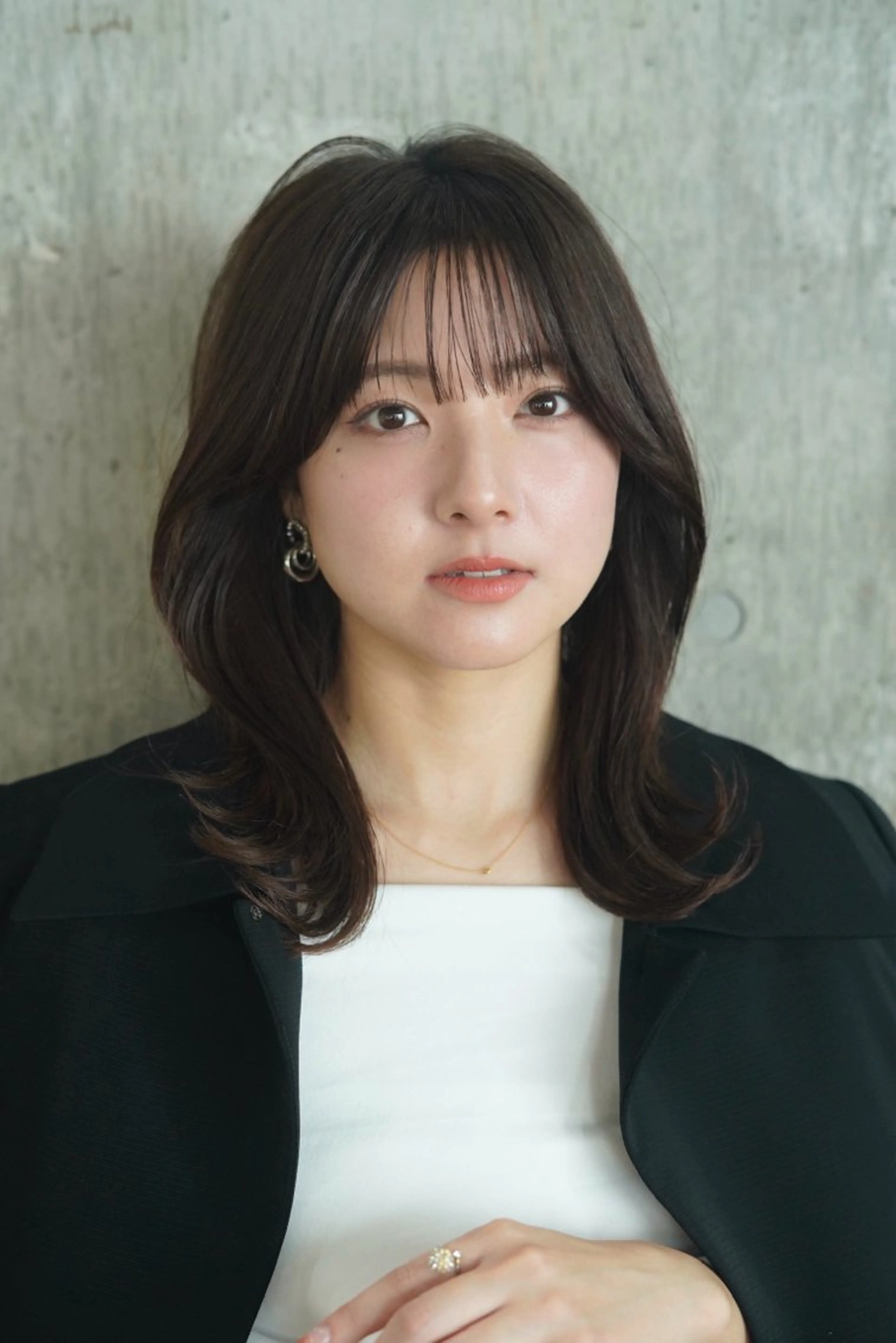 ミディアム カット ヘアカラー トリートメント yelm所属・🫒オリーブカラー ミディアムレイヤー✨のヘアスタイル