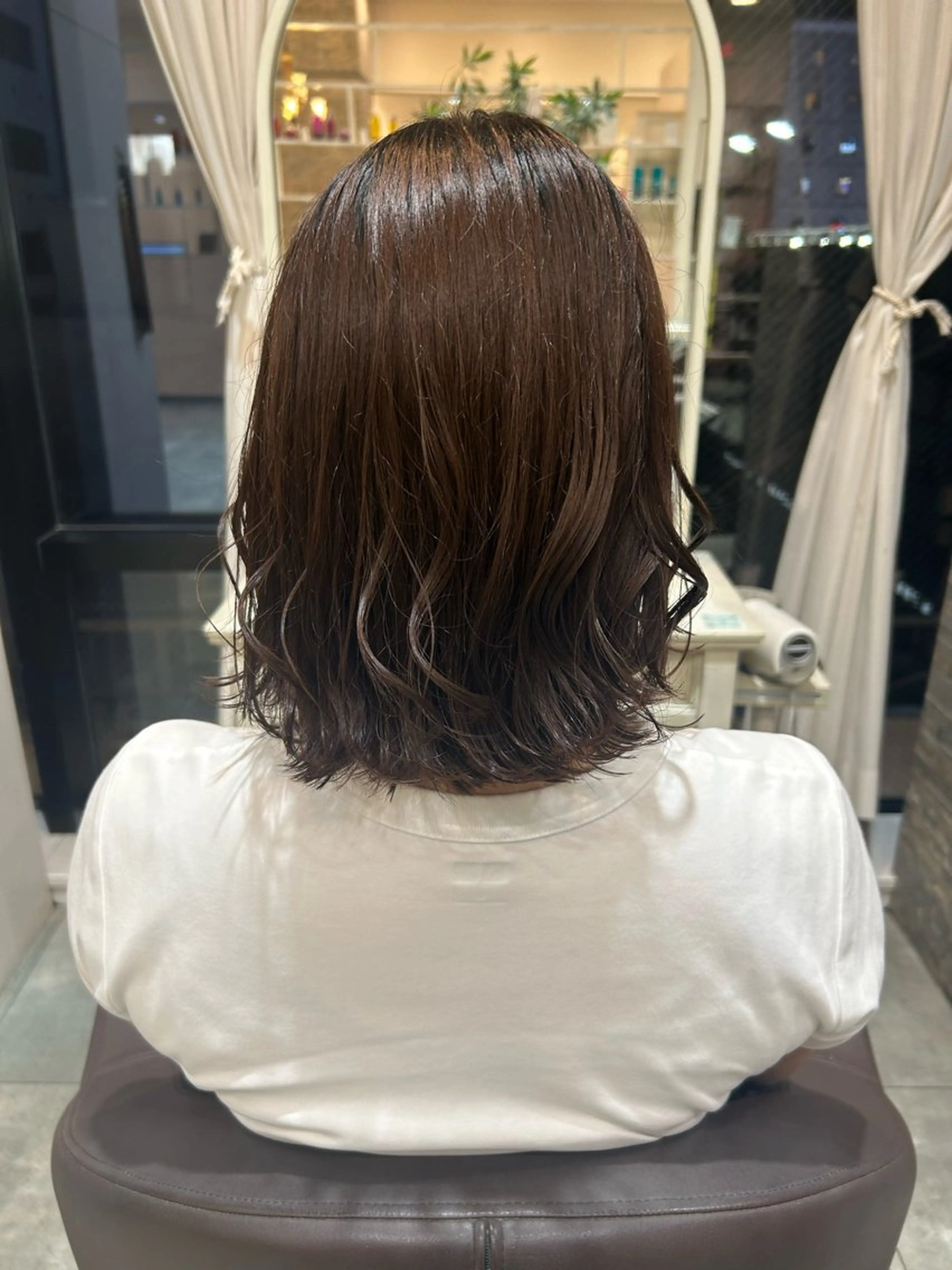 ミディアム La Bless 大阪梅田所属・梅田 ミディアム ショートYUKINOのヘアスタイル