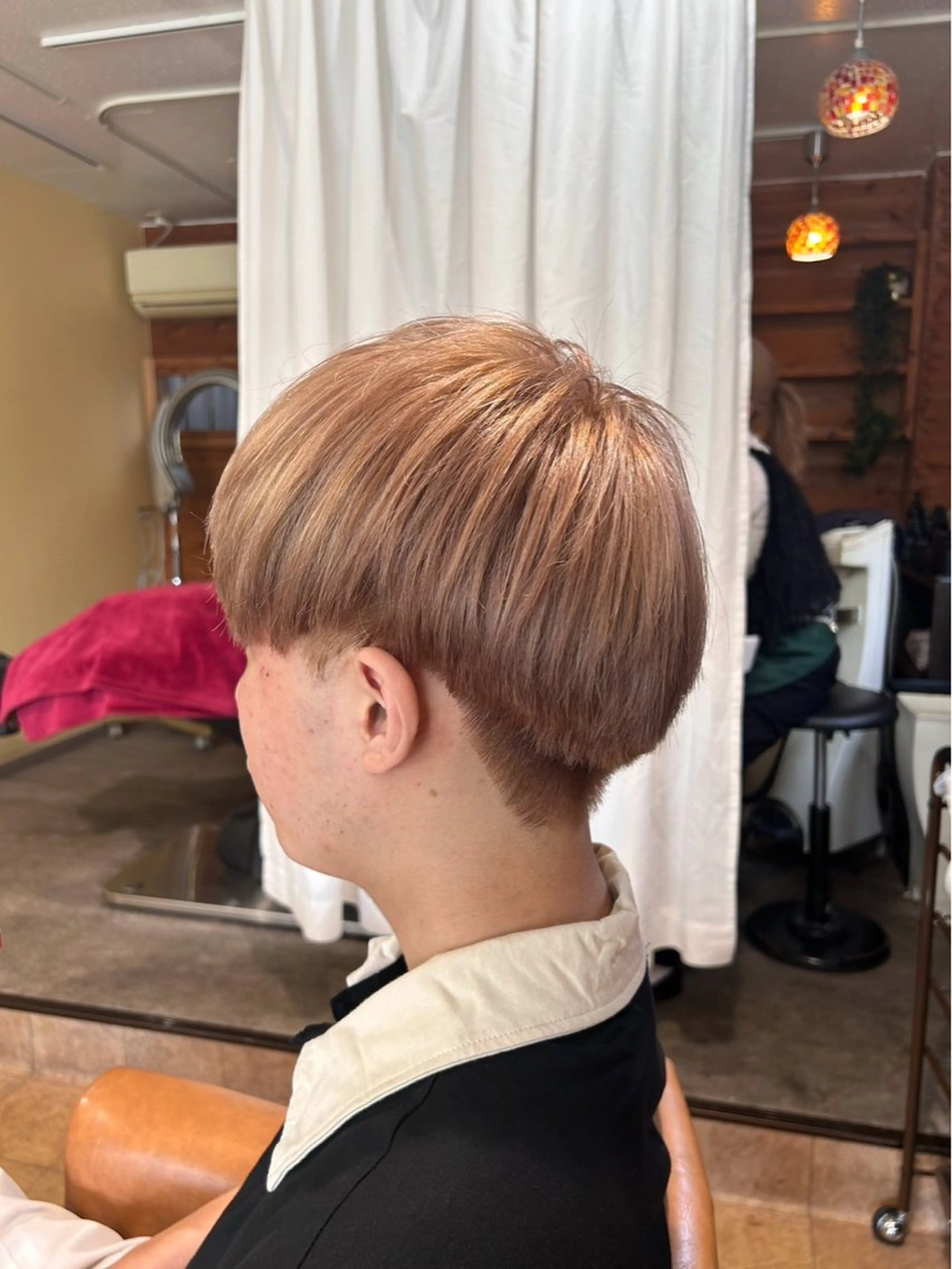 ショート カラー メンズ メンズブリーチ ベージュカラー ブリーチ ミルクティーベージュ KOUKI メンズカットのヘアスタイル