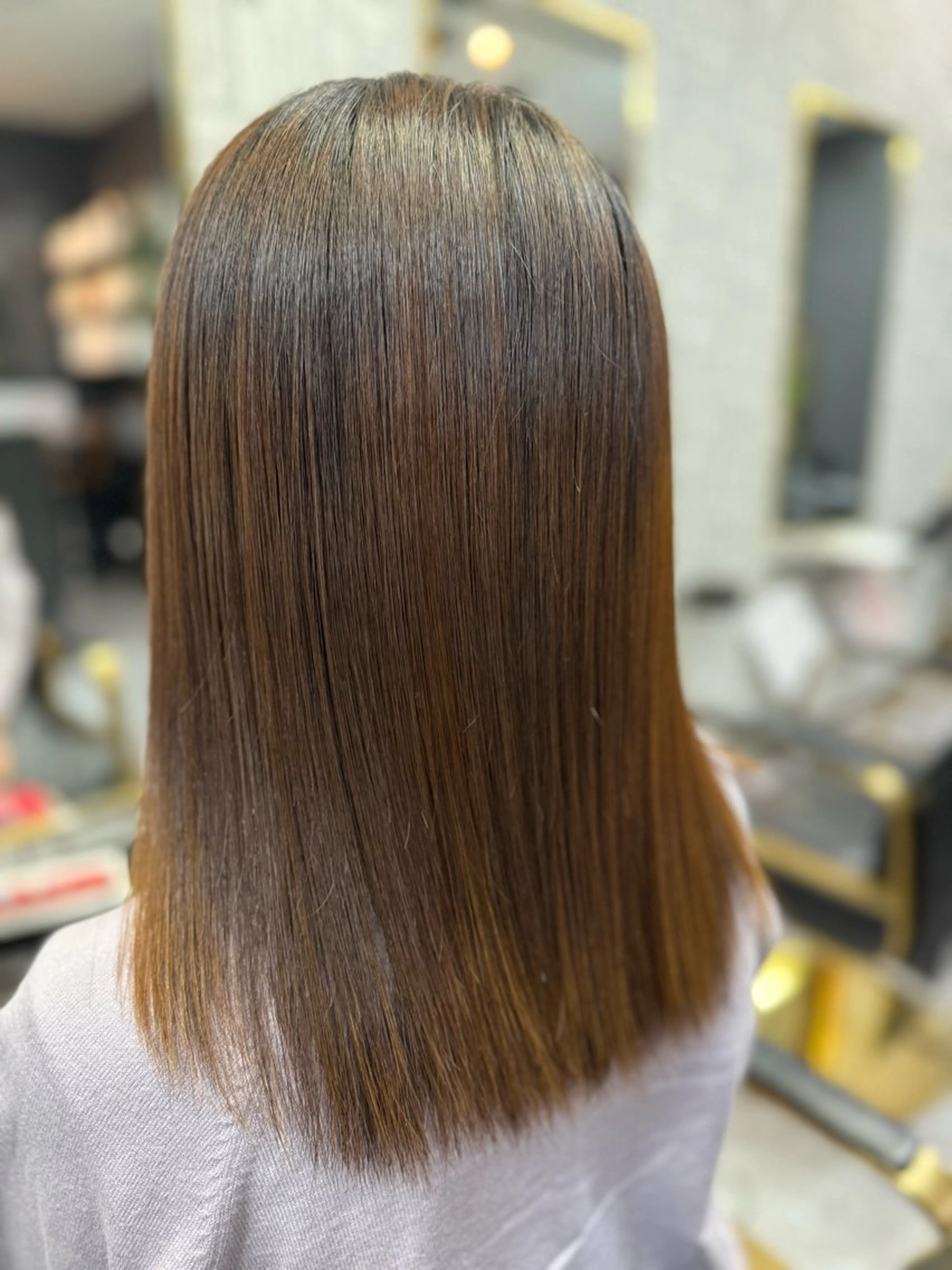 セミロング カラー パーマ カット 縮毛矯正 トリートメント 篠原 侑作のヘアスタイル