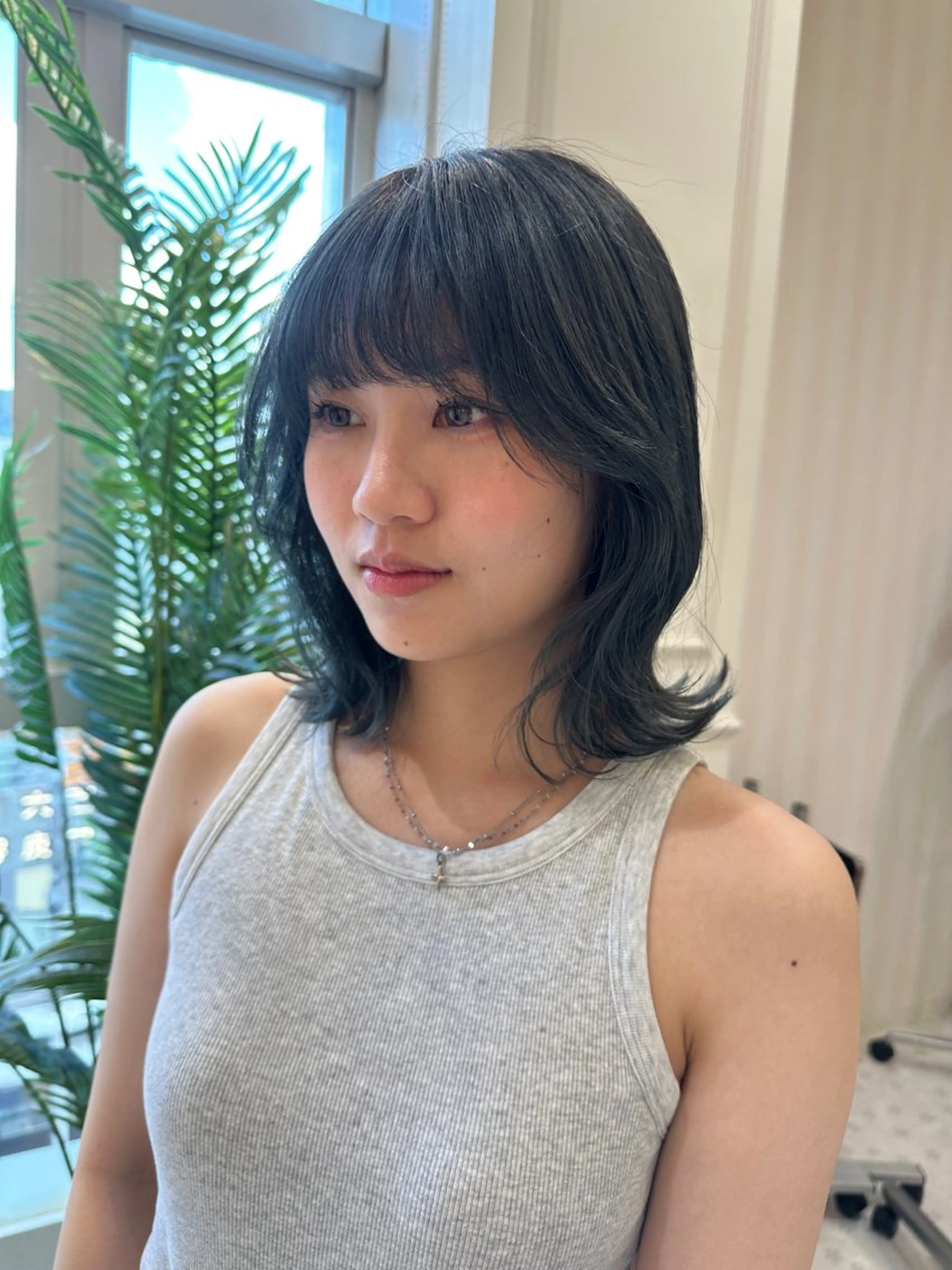 ミディアム カラー 透明感カラー グレージュ オリーブグレージュ オリーブグレー ヘアカラー レイヤーカット/ ハイトーンchimiのヘアスタイル