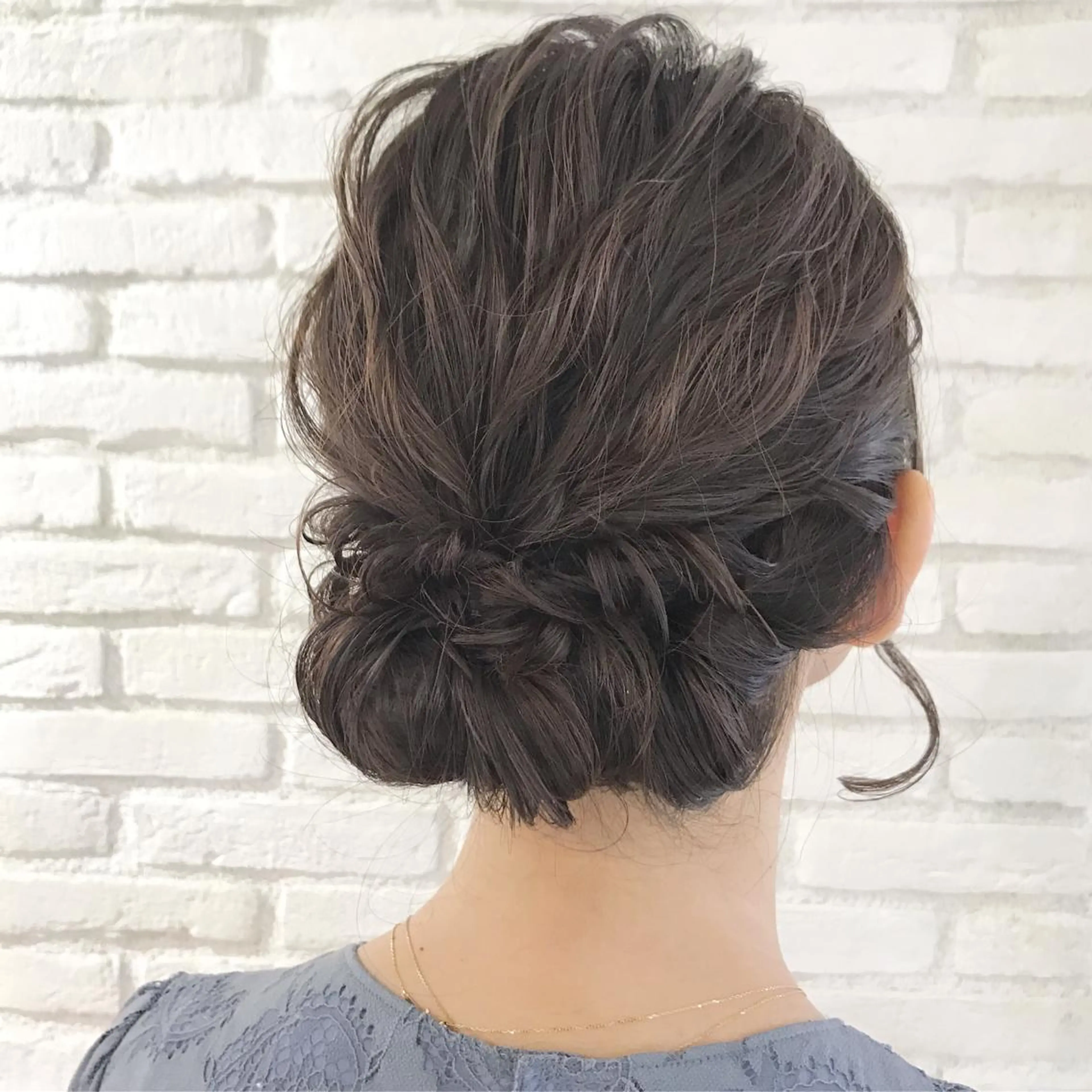 ミディアム 伊 杏のヘアスタイル