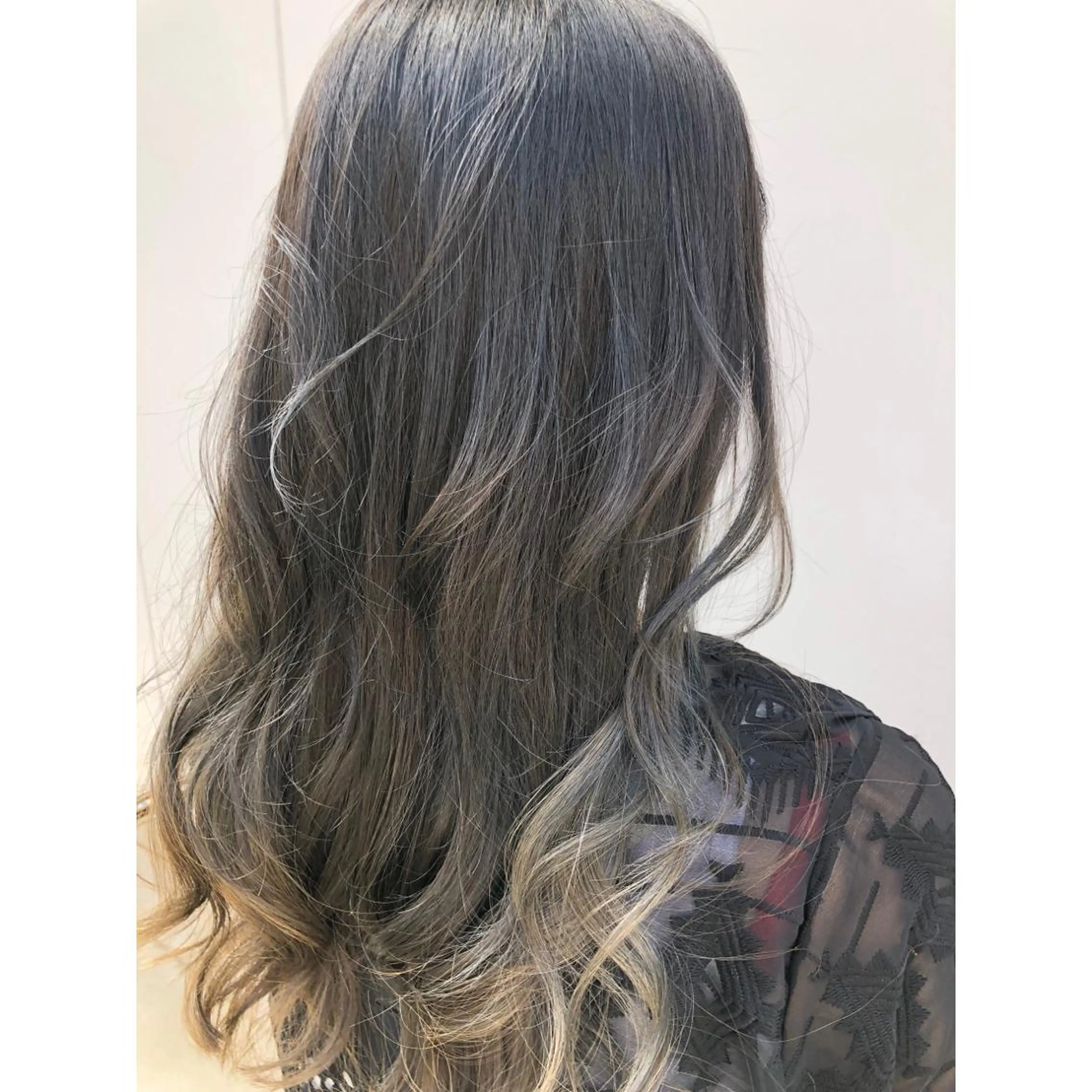 ロング カラー グラデーションカラー パーソナルカラー診断 できます　木曽　主博のヘアスタイル