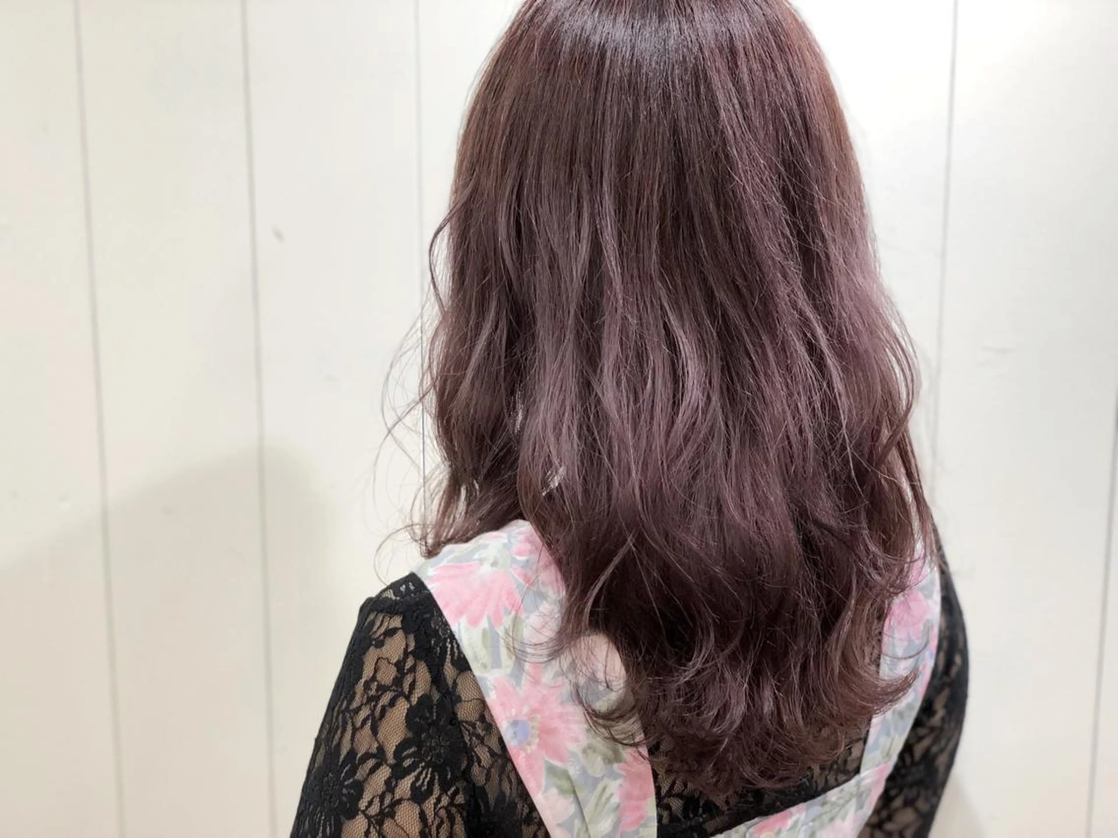 セミロング パープルカラー ヘアカラー ウルフ、ボブ美容師 今井のヘアスタイル