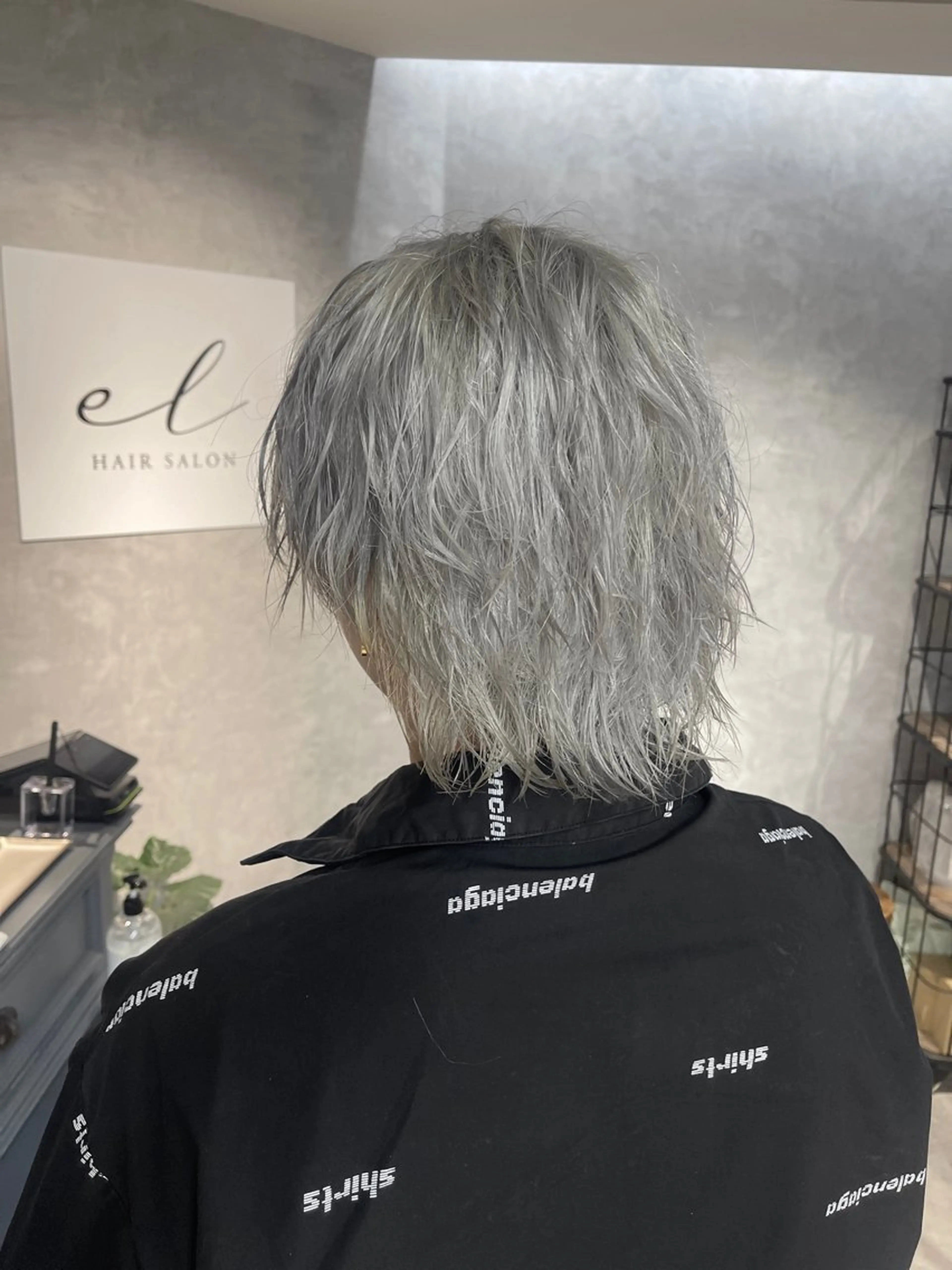 ショート カラー メンズ メンズブリーチ ブリーチ ケアブリーチ 髪質改善 カット ヘアカラー オフホワイトアンドなんば所属・福西 洋斗のヘアスタイル