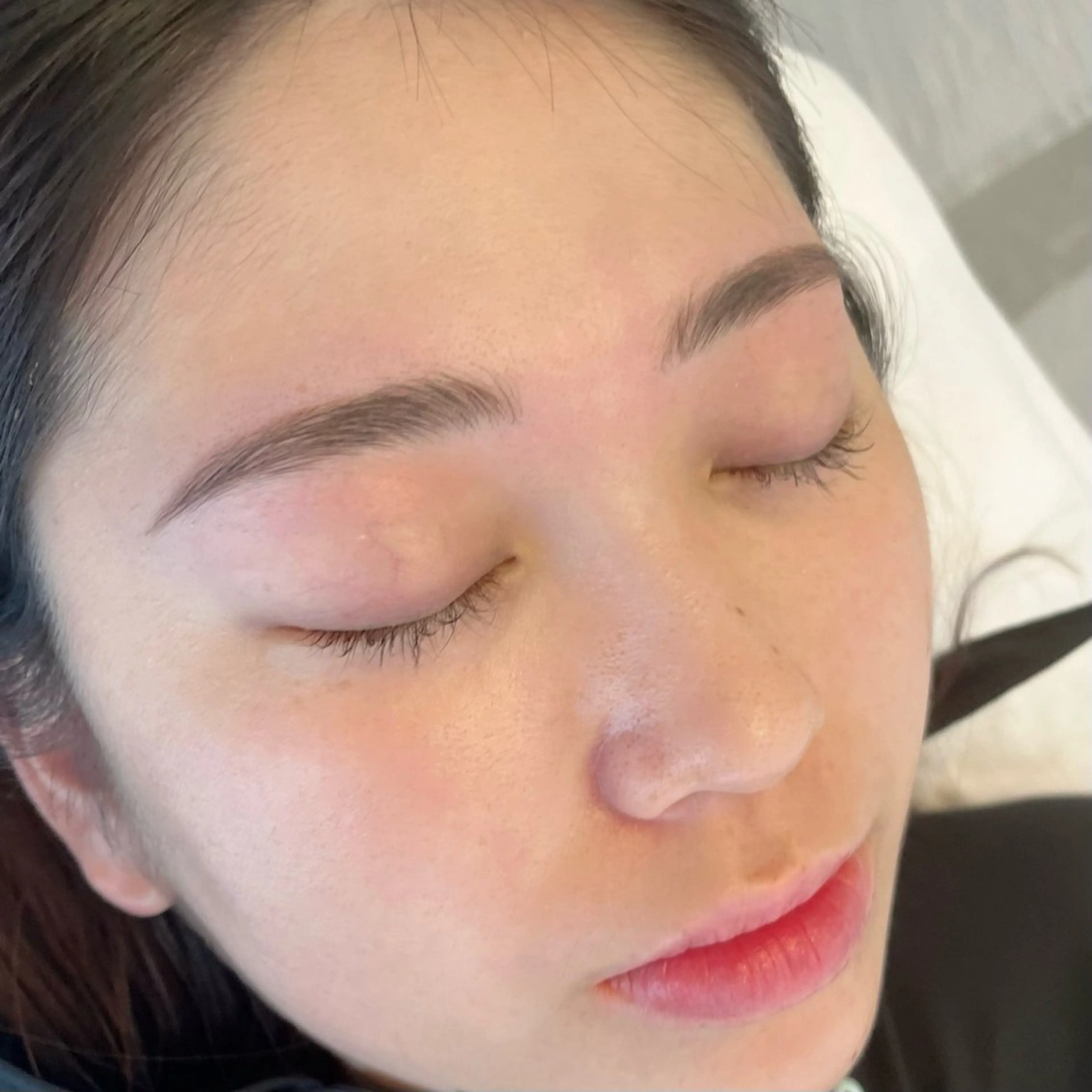 アイブロウ ulu 眉毛ハーブ毛穴肌改善の眉毛・アイブロウイメージ
