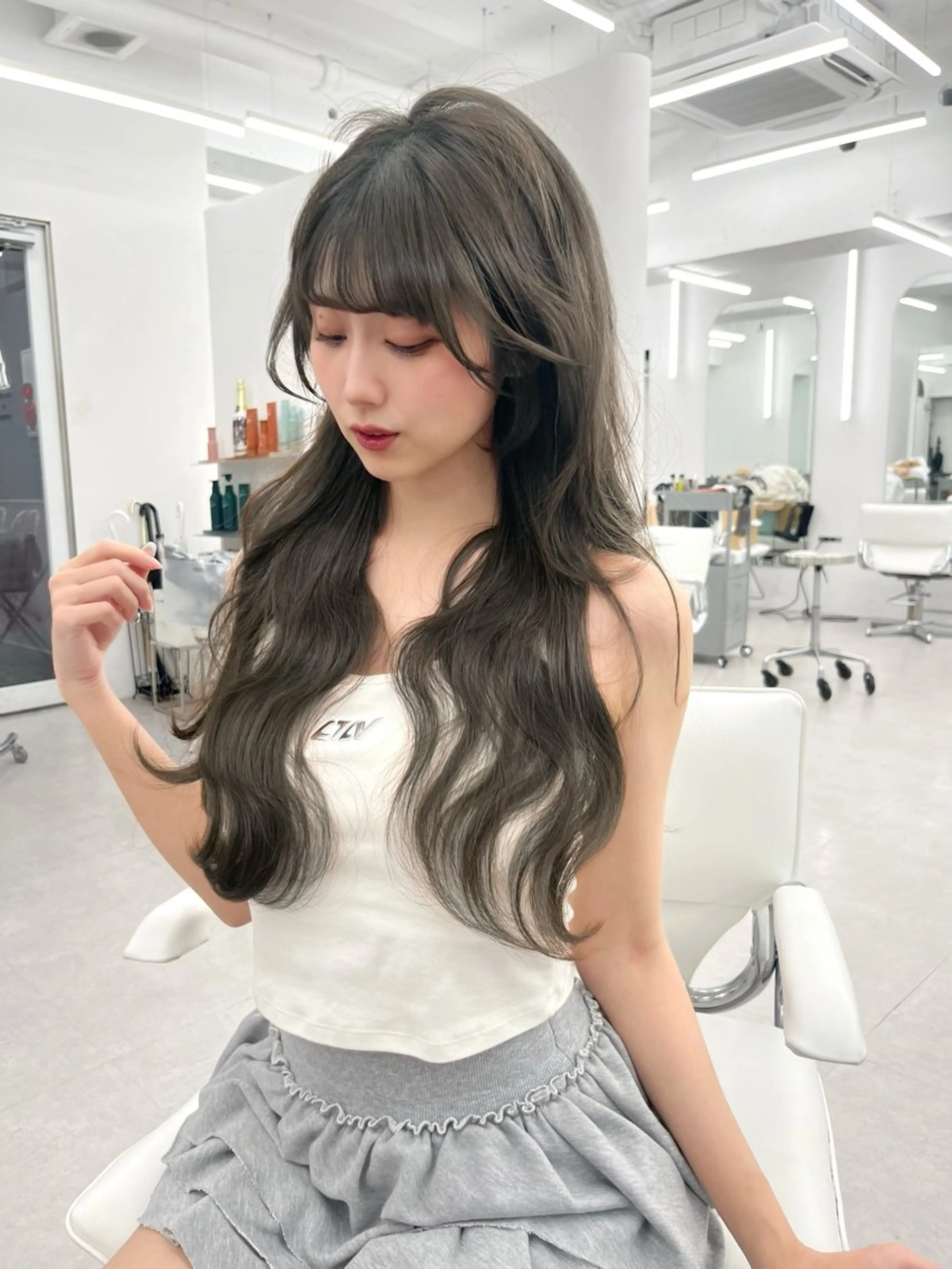 ロング カラー アッシュ ベージュカラー 黒髪 ブリーチ ブルーカラー 透明感カラー/ 韓国ヘアkanatoのヘアスタイル