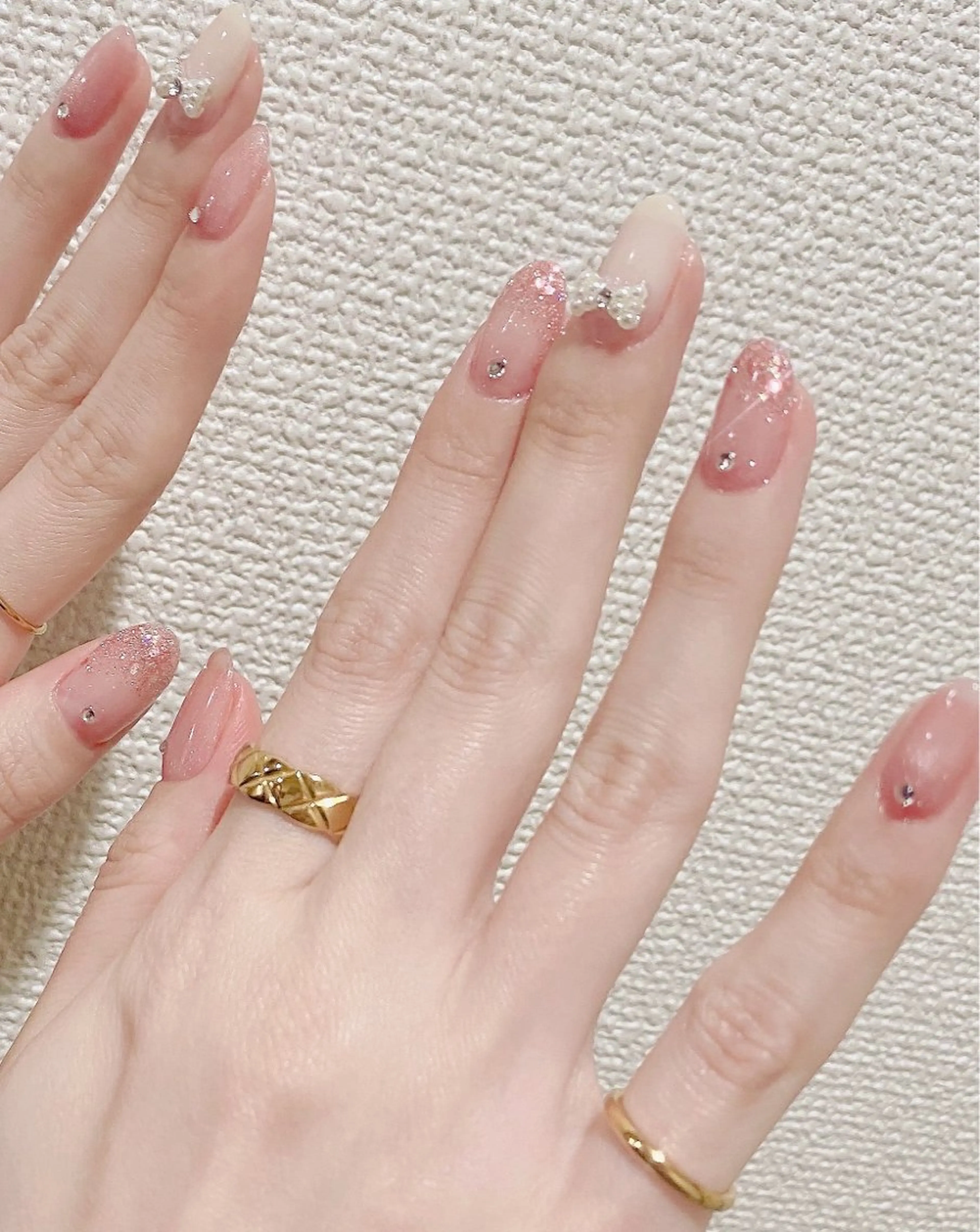 ネイル キラキラネイル 韓国ネイル ピンク リボン ワンホンネイル ハンドネイル Nail Salon K 🧸美爪育成のネイルデザイン