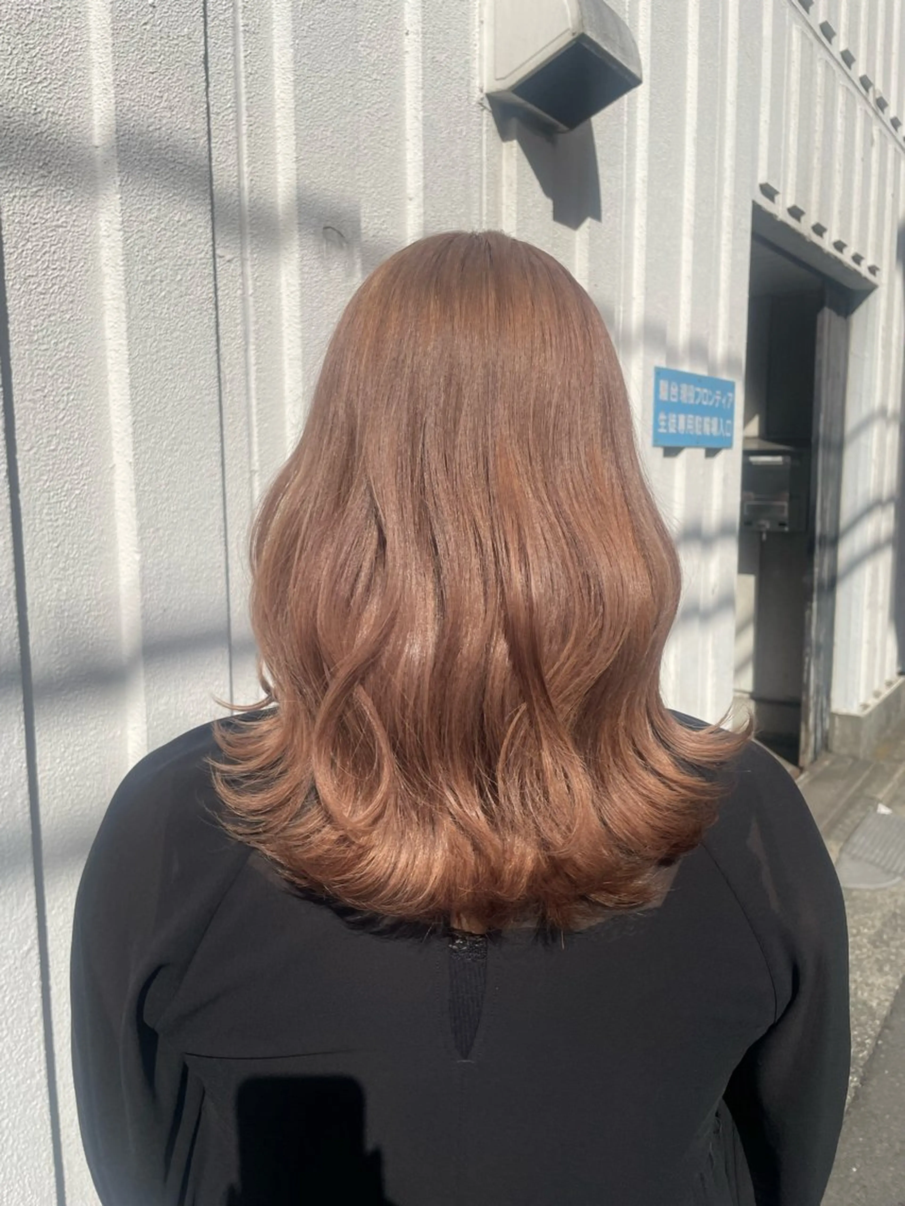 セミロング ヘアカラー tokute 中野真咲🐺のヘアスタイル