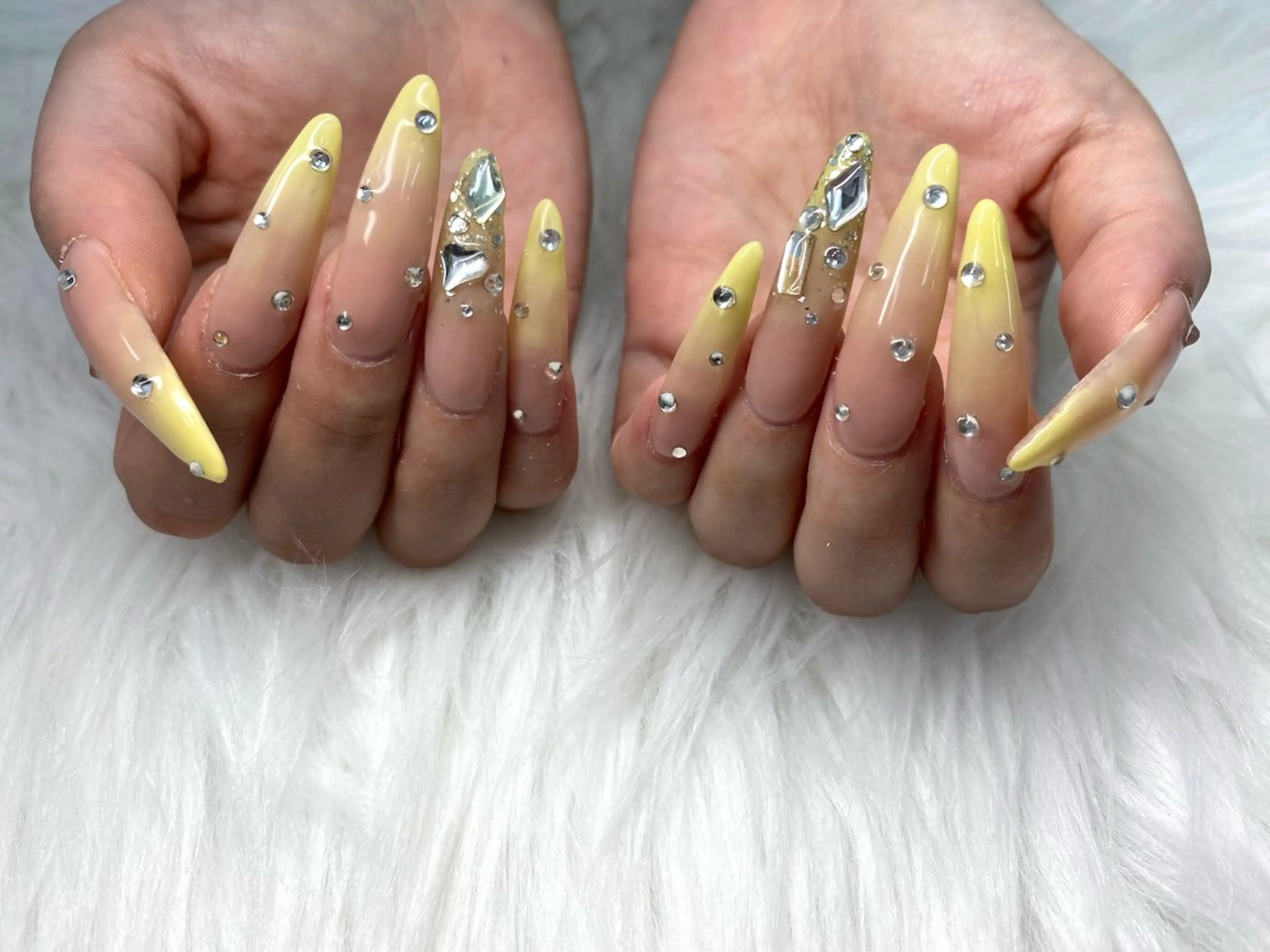 ネイル ハンドネイル 🌙Reyel mipoのネイルデザイン