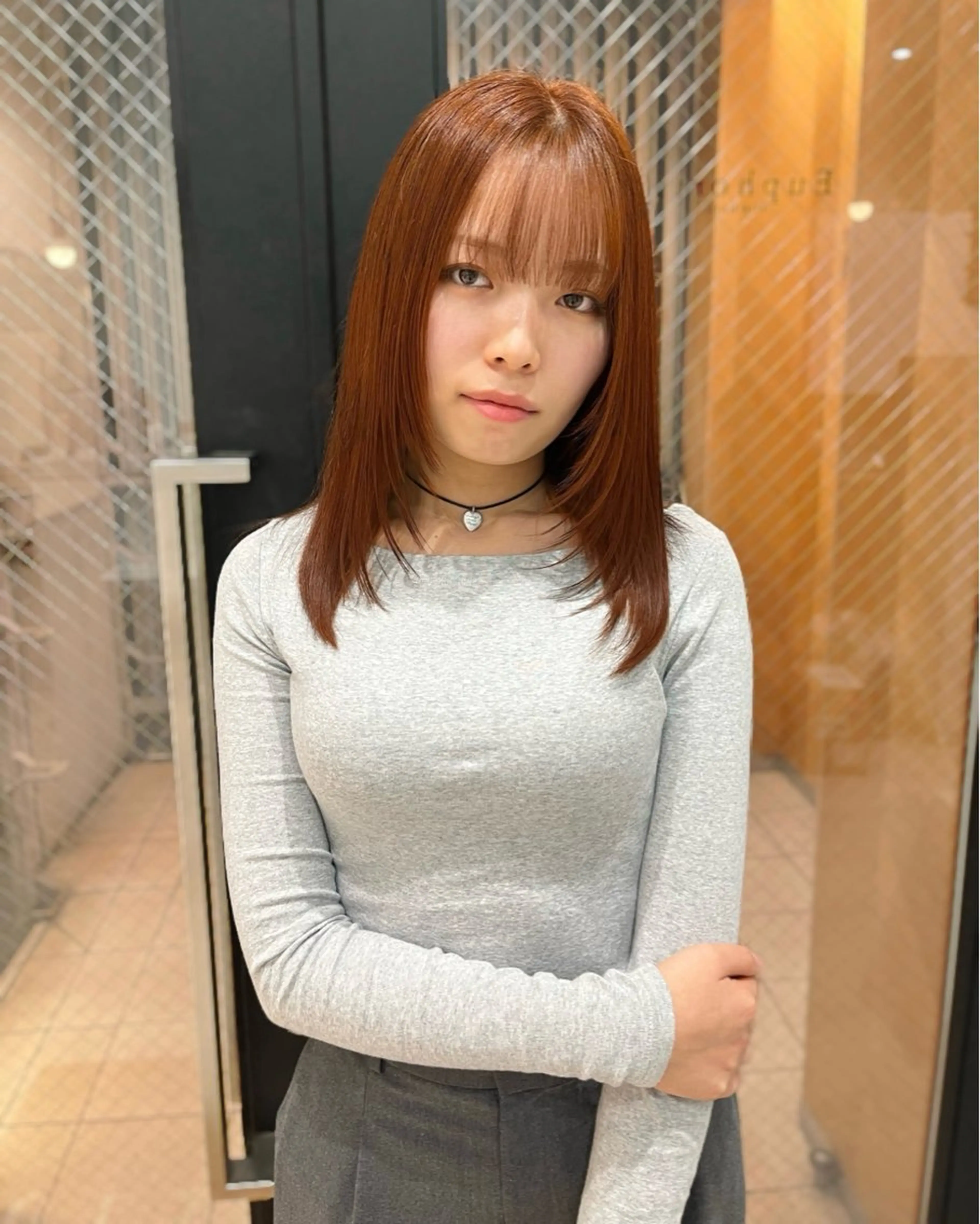 セミロング オレンジブラウン MEI🎀つやカラー 🎀レイヤー🎀渋谷のヘアスタイル