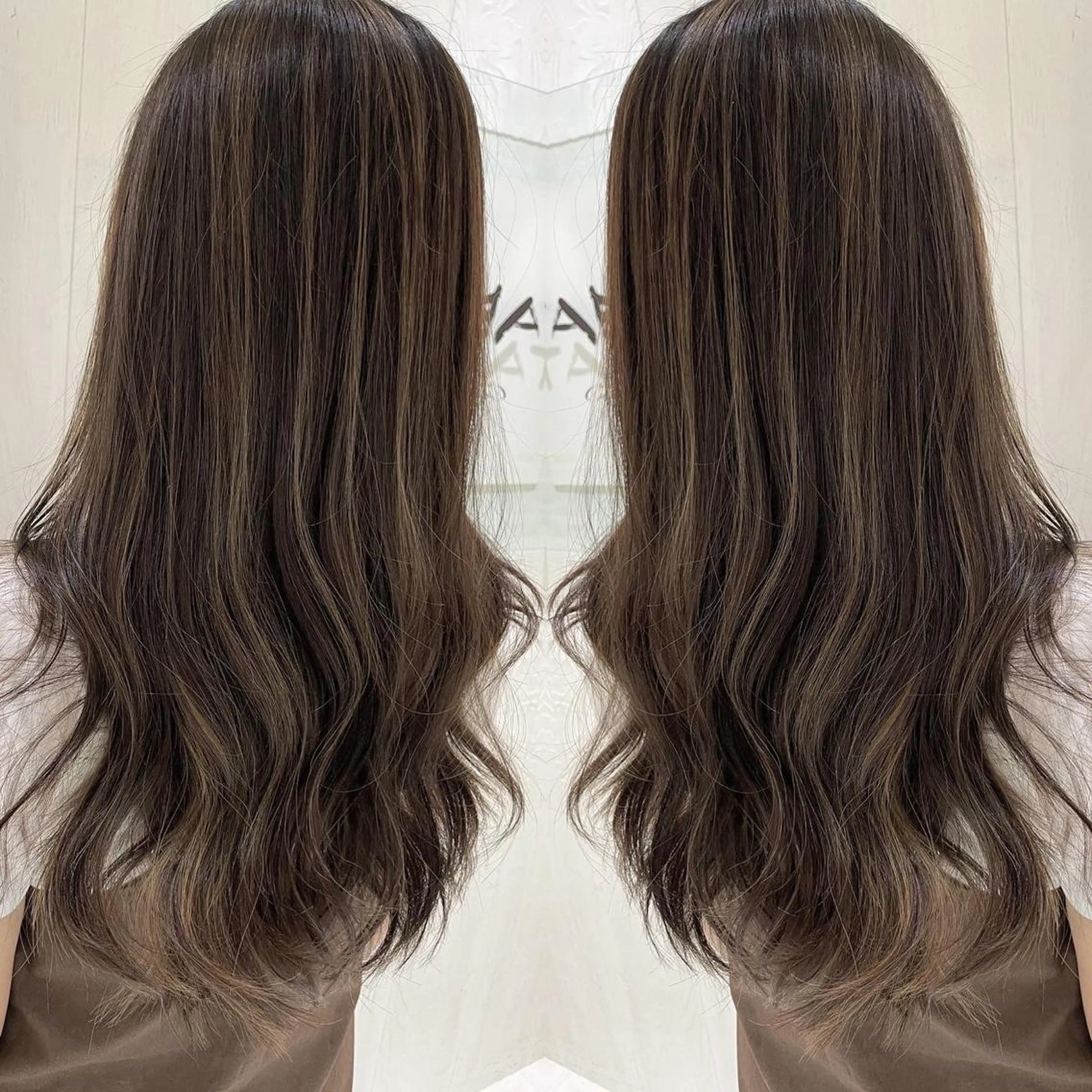 ロング カラー アッシュ 透明感カラー ハイライトカラー 外国人風カラー ハイライト ヘアカラー トリートメント 河合秀明/ハイライト /インナーカラーのヘアスタイル