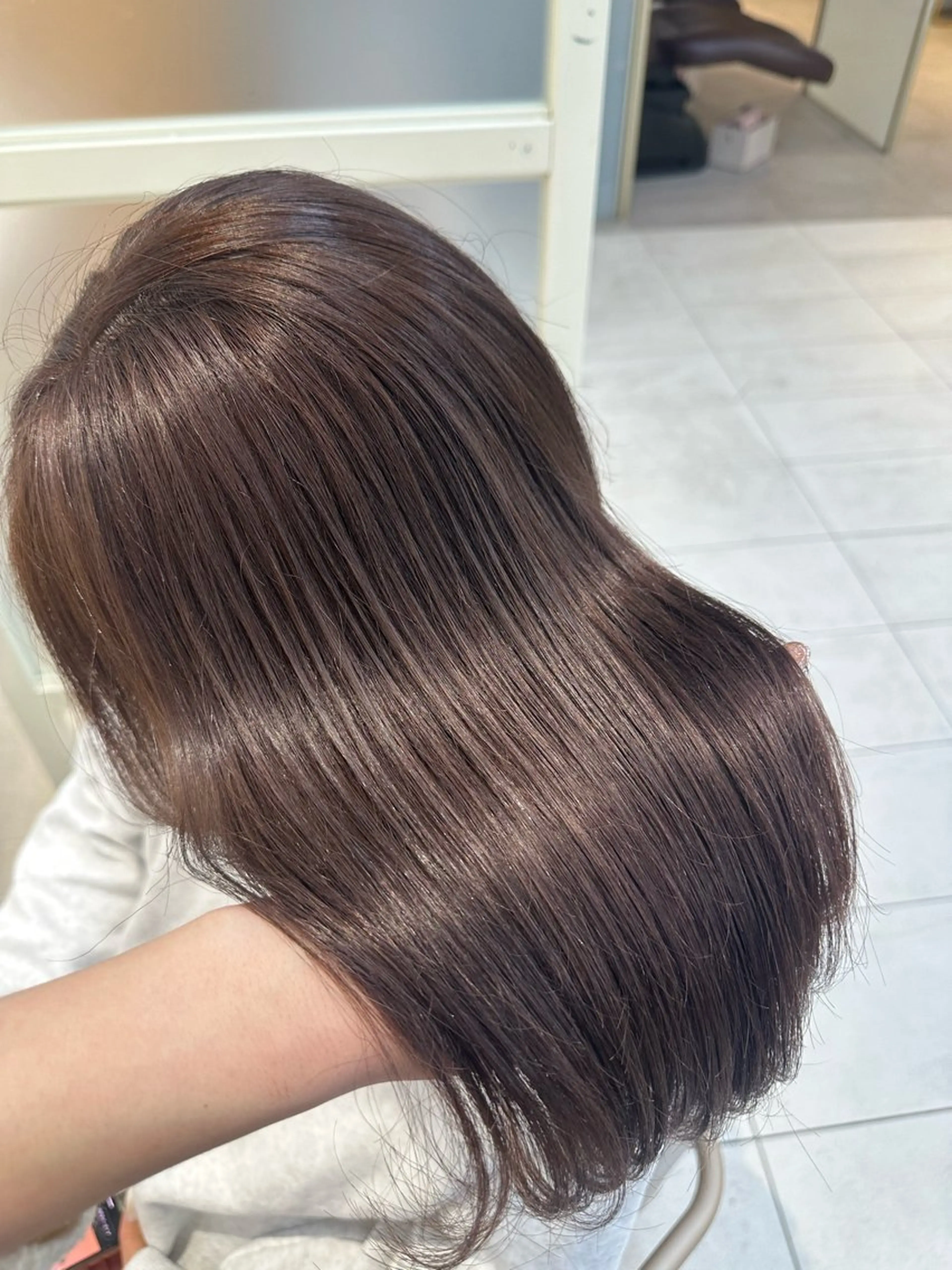 ミディアム oto🎀×美髪× シースルー前髪🤍のヘアスタイル