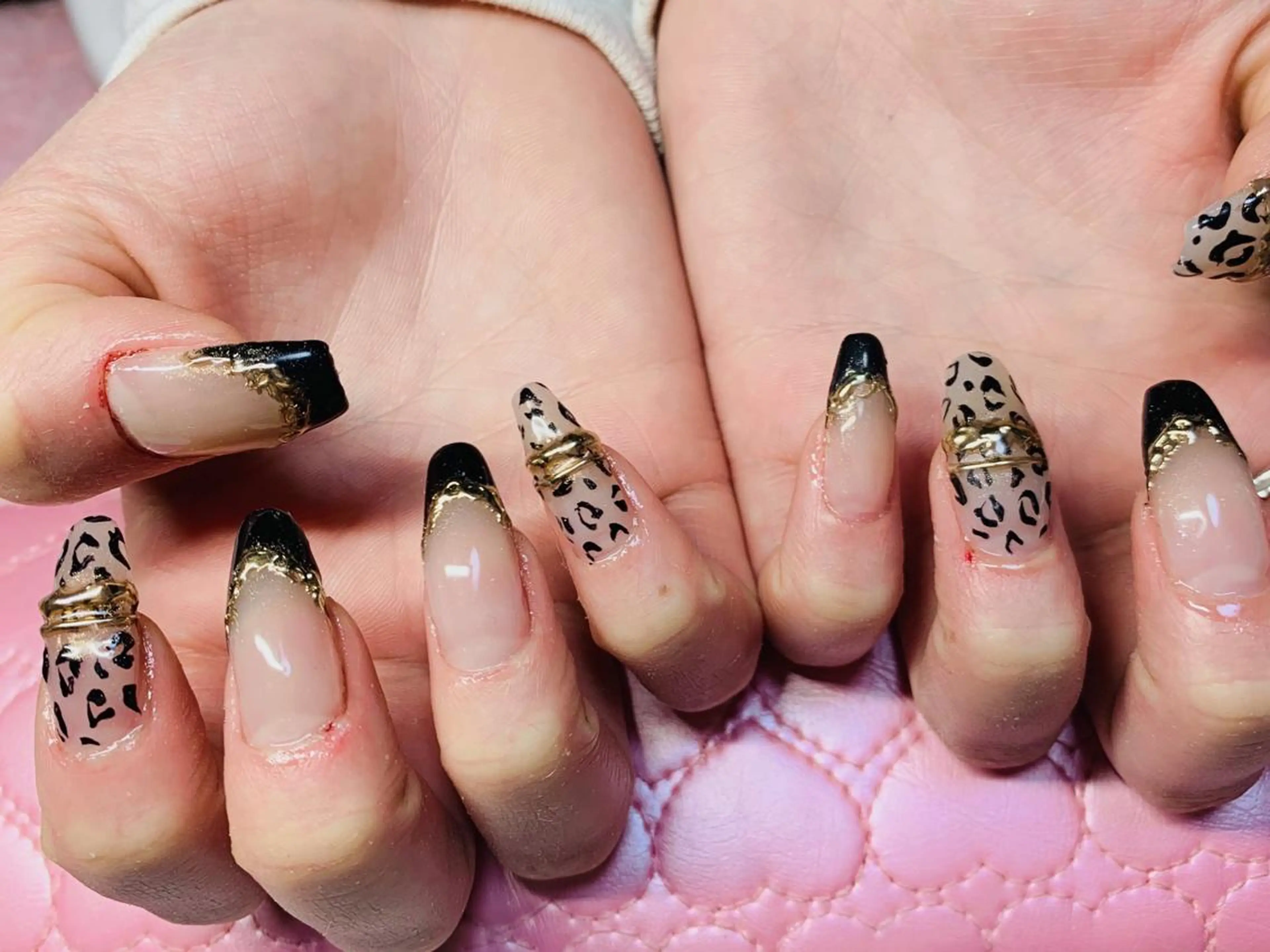 ネイル フレンチネイル 持ち込み 池崎 美穂のネイルデザイン