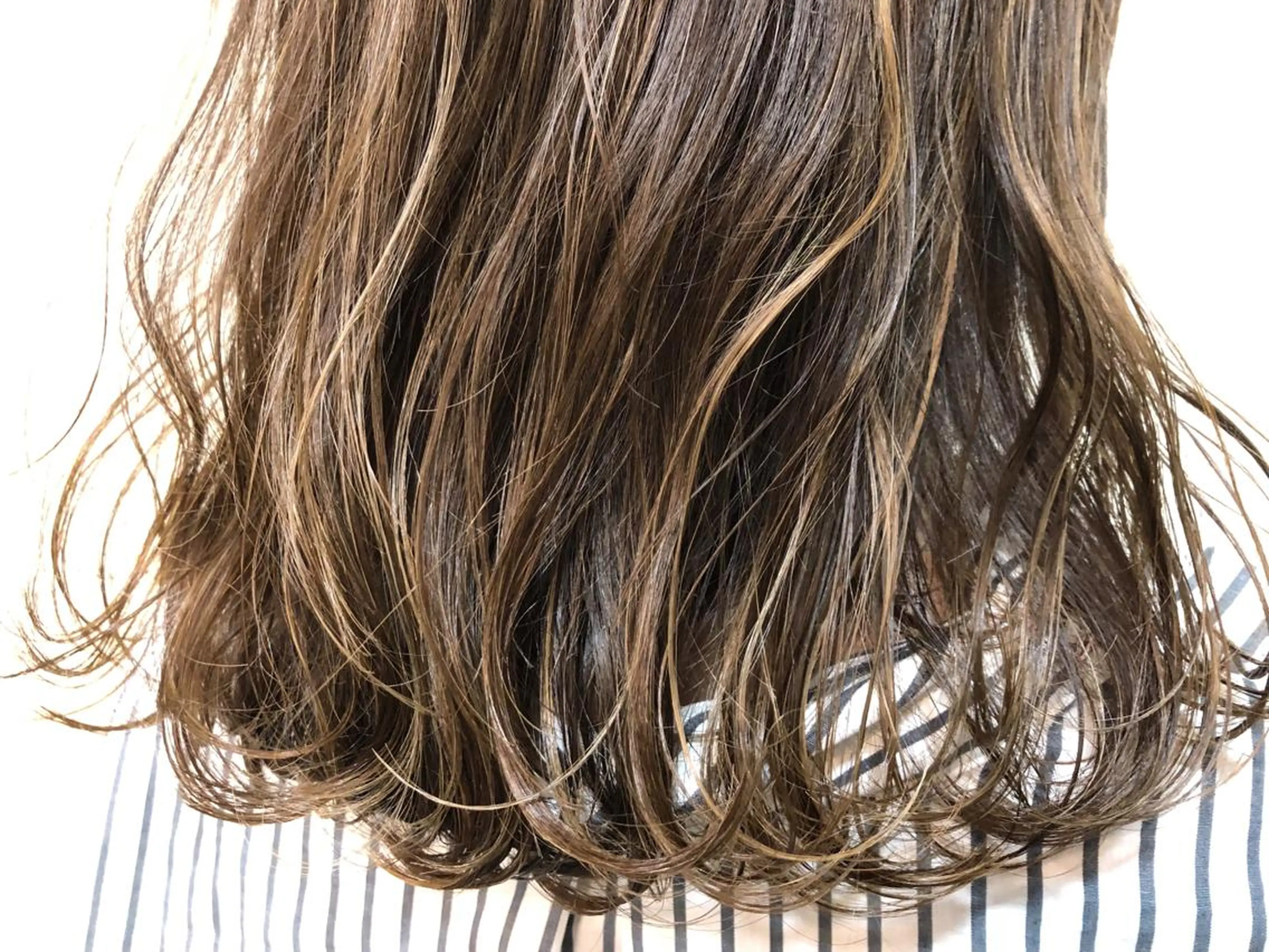 ミディアム カラー ハイライトカラー ハイライト カット ヘアカラー ウルフ、ボブ美容師 今井のヘアスタイル